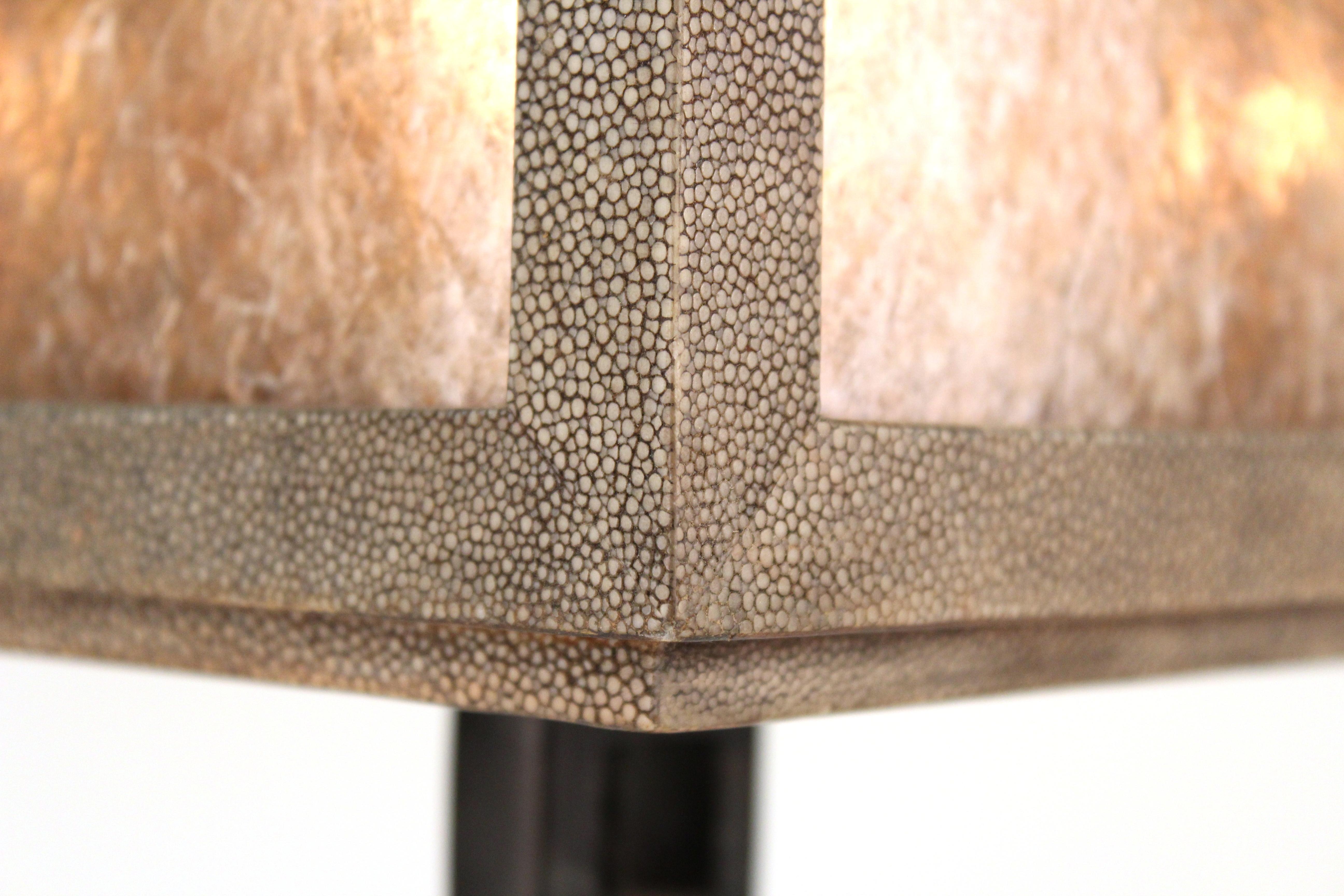 Italian Modernist Shagreen Table Lamp with Chain Link Leg For Sale 3