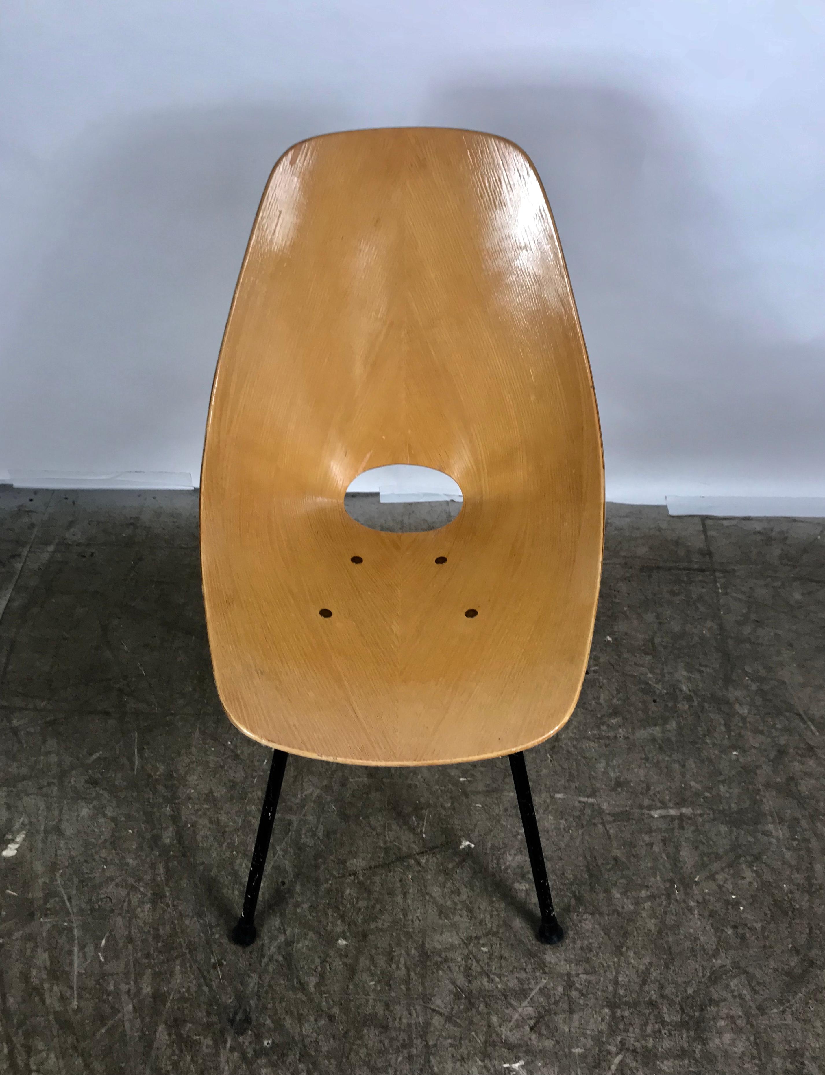 Italienischer modernistischer Beistellstuhl der italienischen Moderne von Vittorio Nobili für Fratelli Tagliabue (Moderne der Mitte des Jahrhunderts) im Angebot
