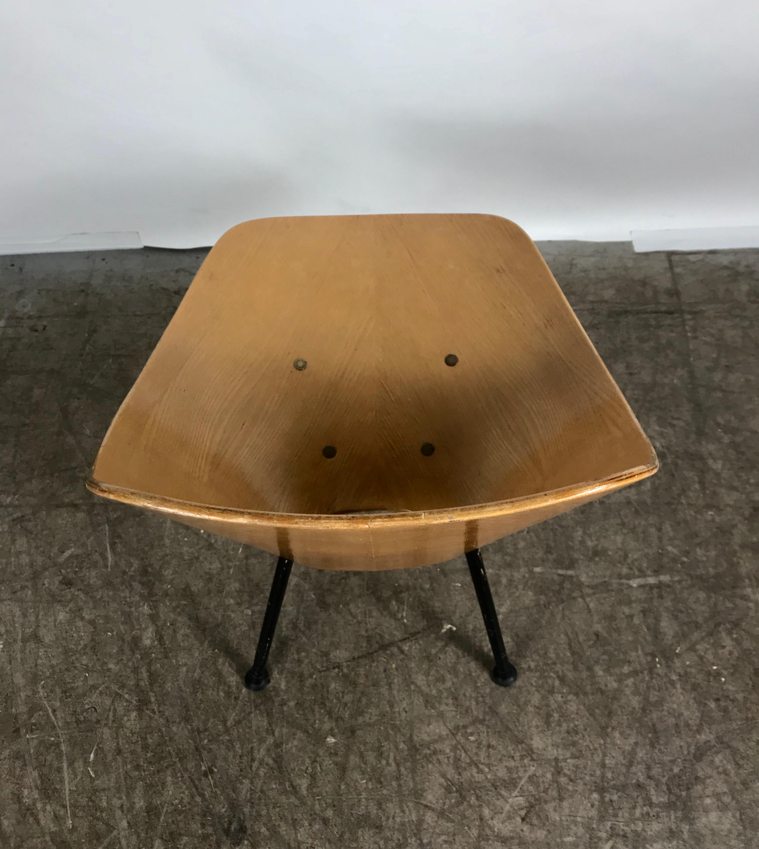 Italienischer modernistischer Beistellstuhl der italienischen Moderne von Vittorio Nobili für Fratelli Tagliabue (Metall) im Angebot
