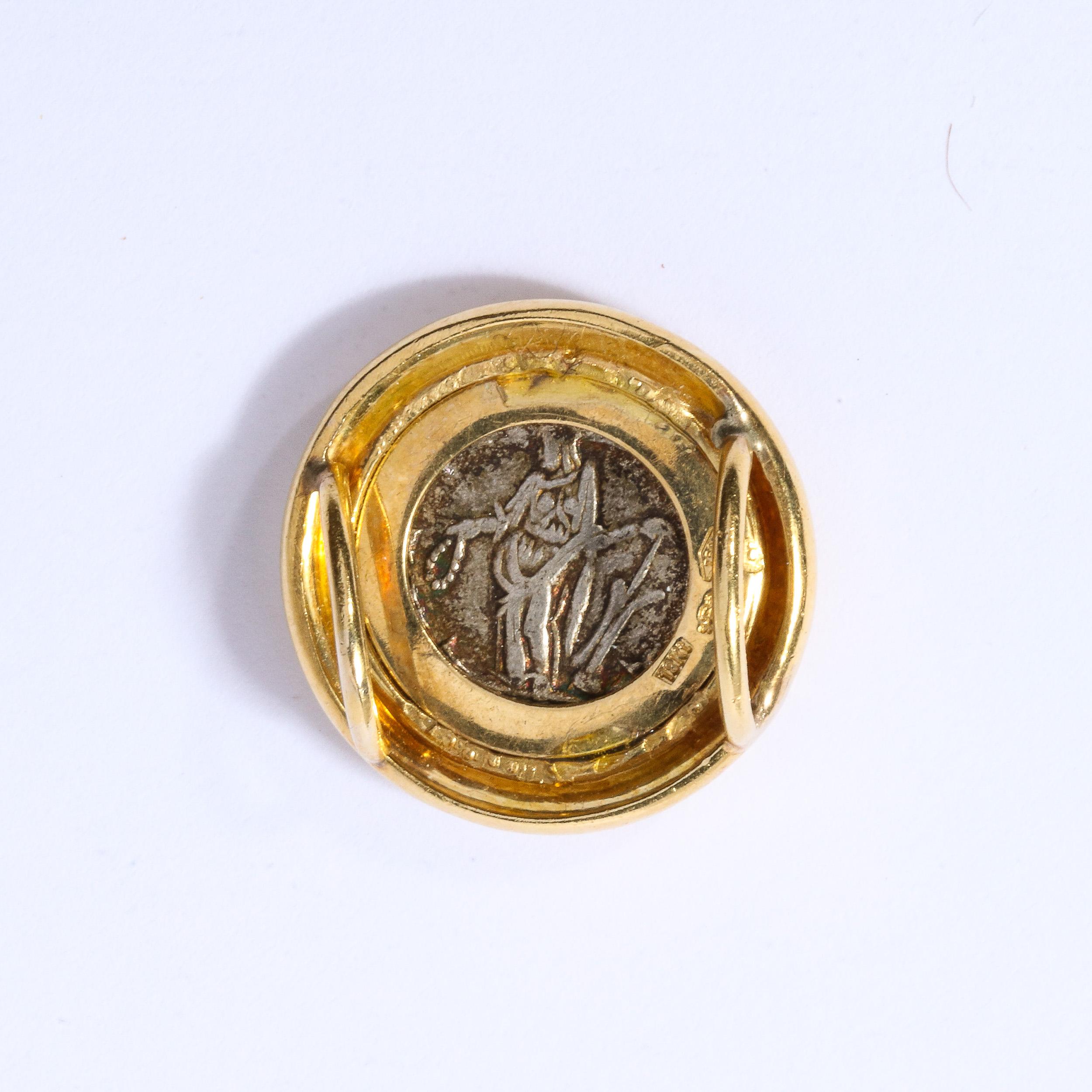 Italienischer modernistischer italienischer Slide-Anhänger mit antiker römischer figurativer Münze aus 18 Karat Gold (Modernistisch) im Angebot