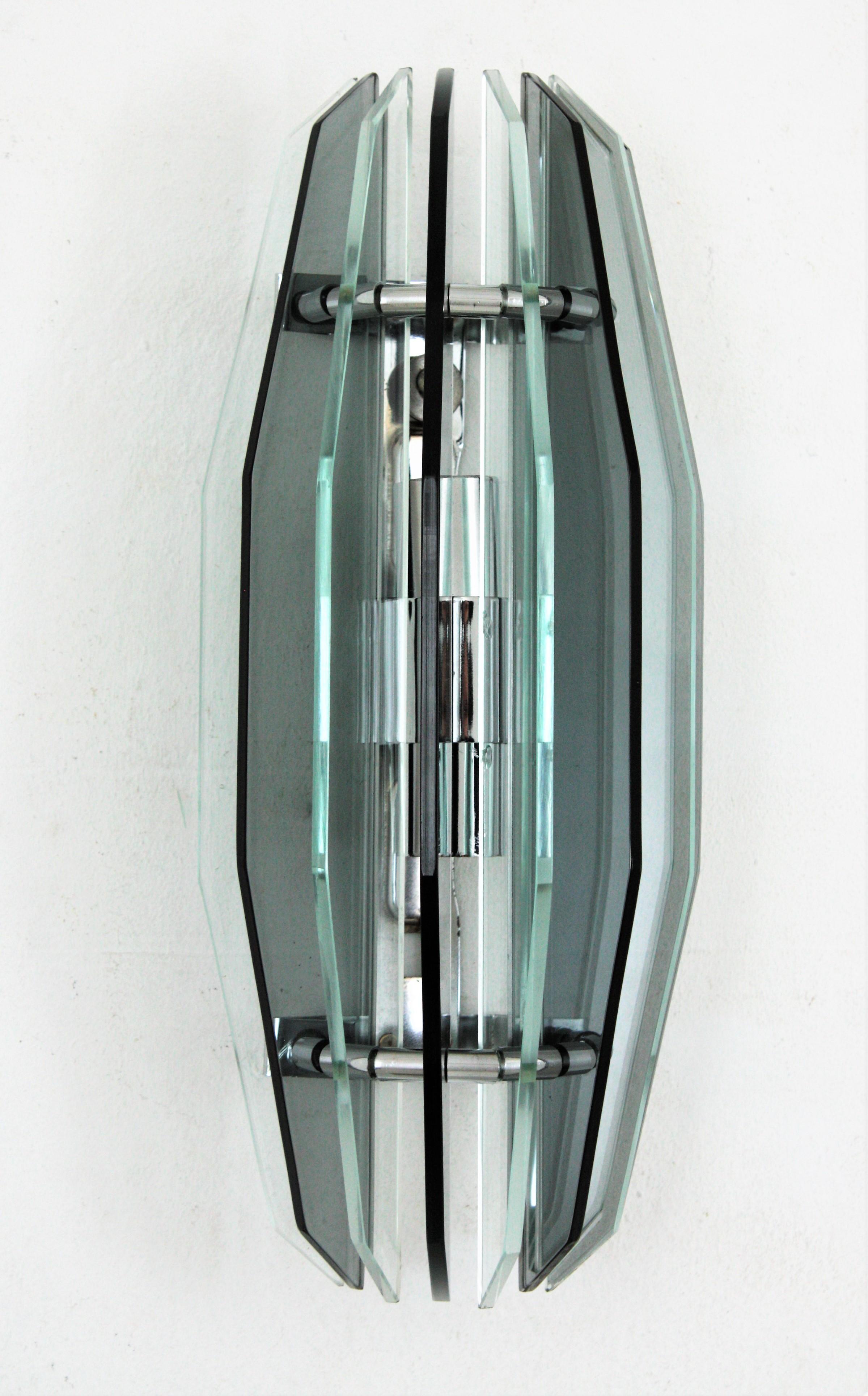 Midcentury Italian Glass Wall Sconce in the Manner of Fontana Arte In Good Condition For Sale In Barcelona, ES