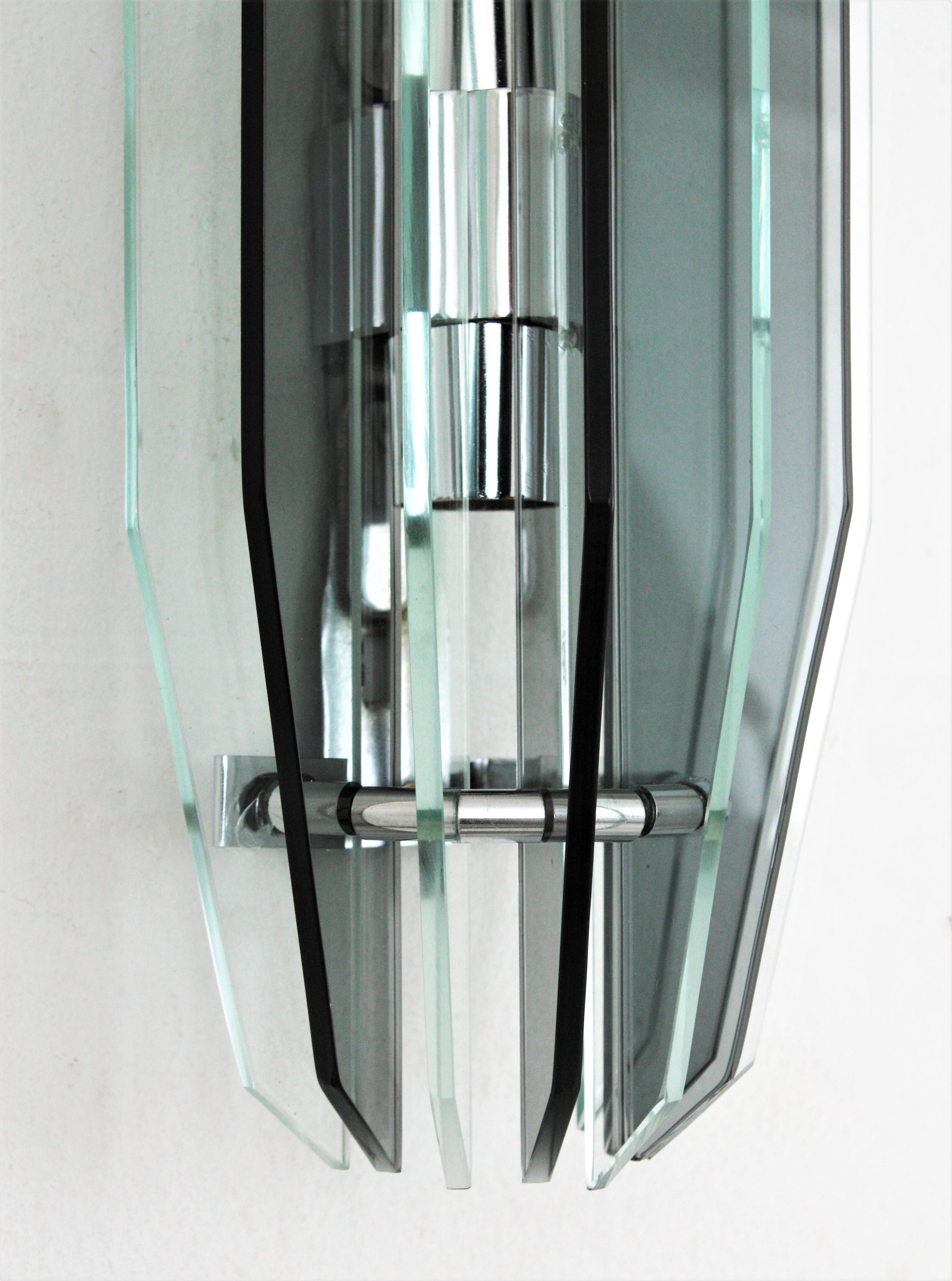 Midcentury Italian Glass Wall Sconce in the Manner of Fontana Arte For Sale 1