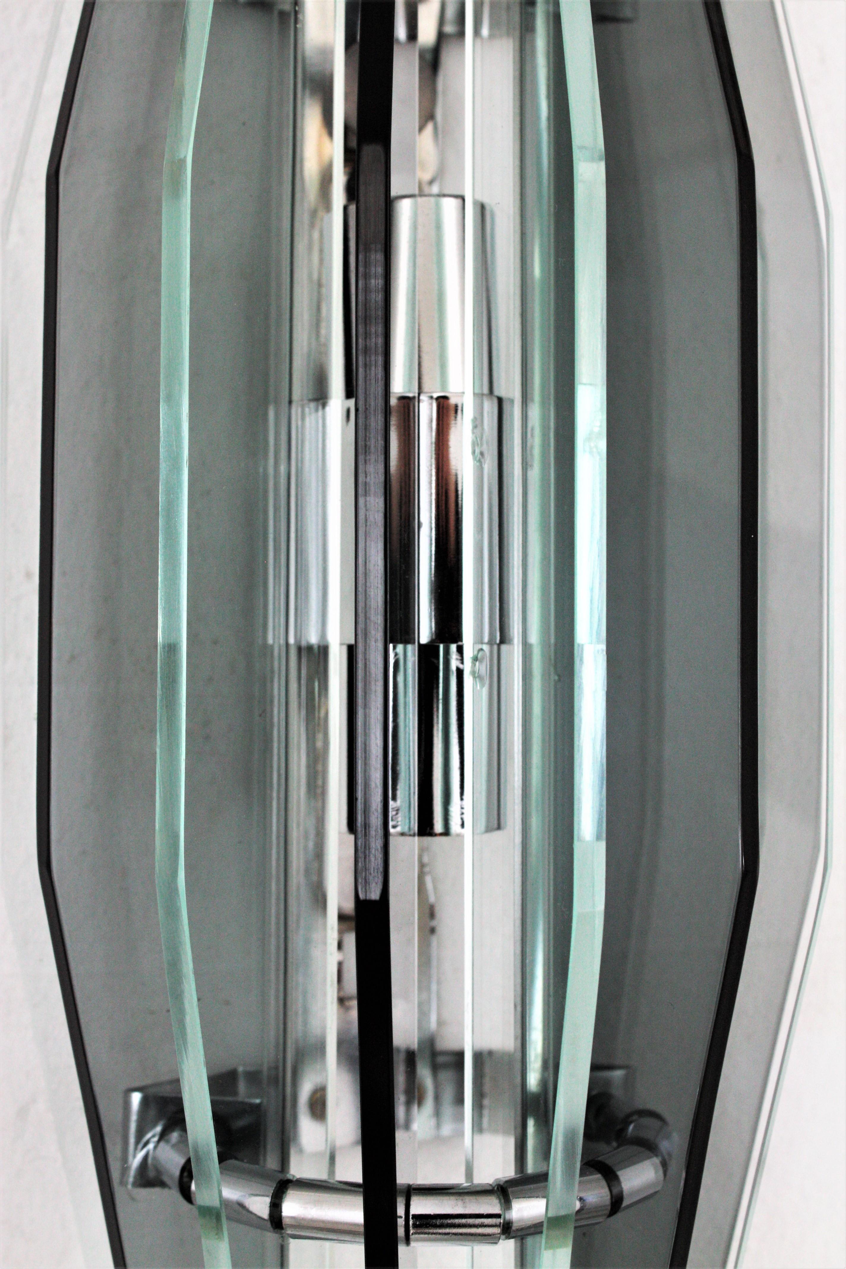 Midcentury Italian Glass Wall Sconce in the Manner of Fontana Arte For Sale 2