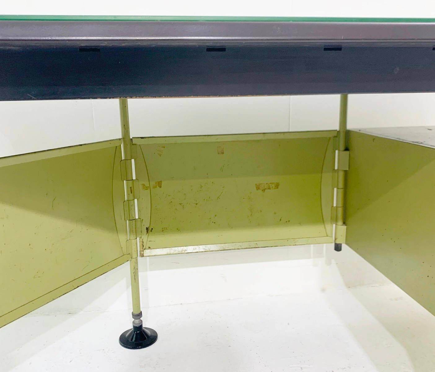 Mid-20th Century Italian Modernist Spazio Desk by Studio BBPR for Olivetti, 1959