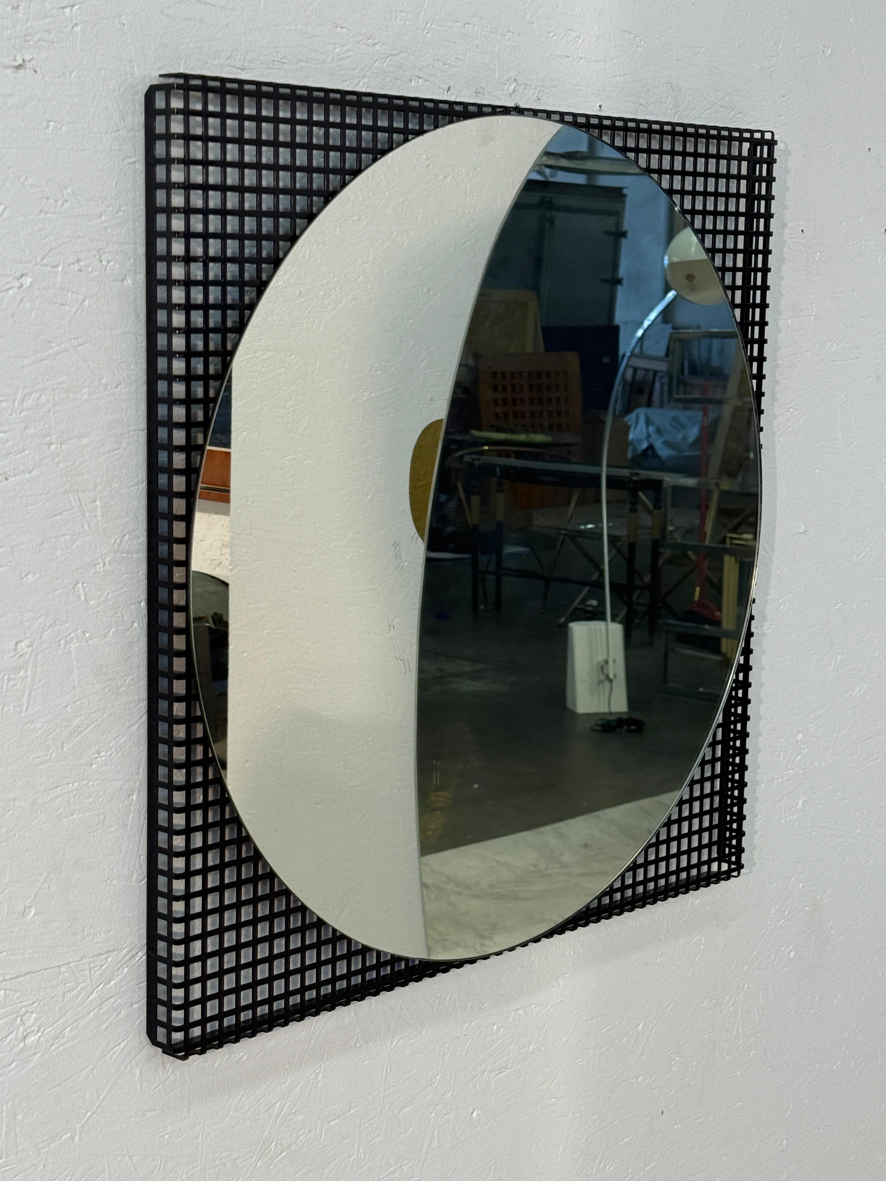 Italian Modernist Square Mirror with Grid Frame, 1980s In Good Condition For Sale In Los Angeles, CA