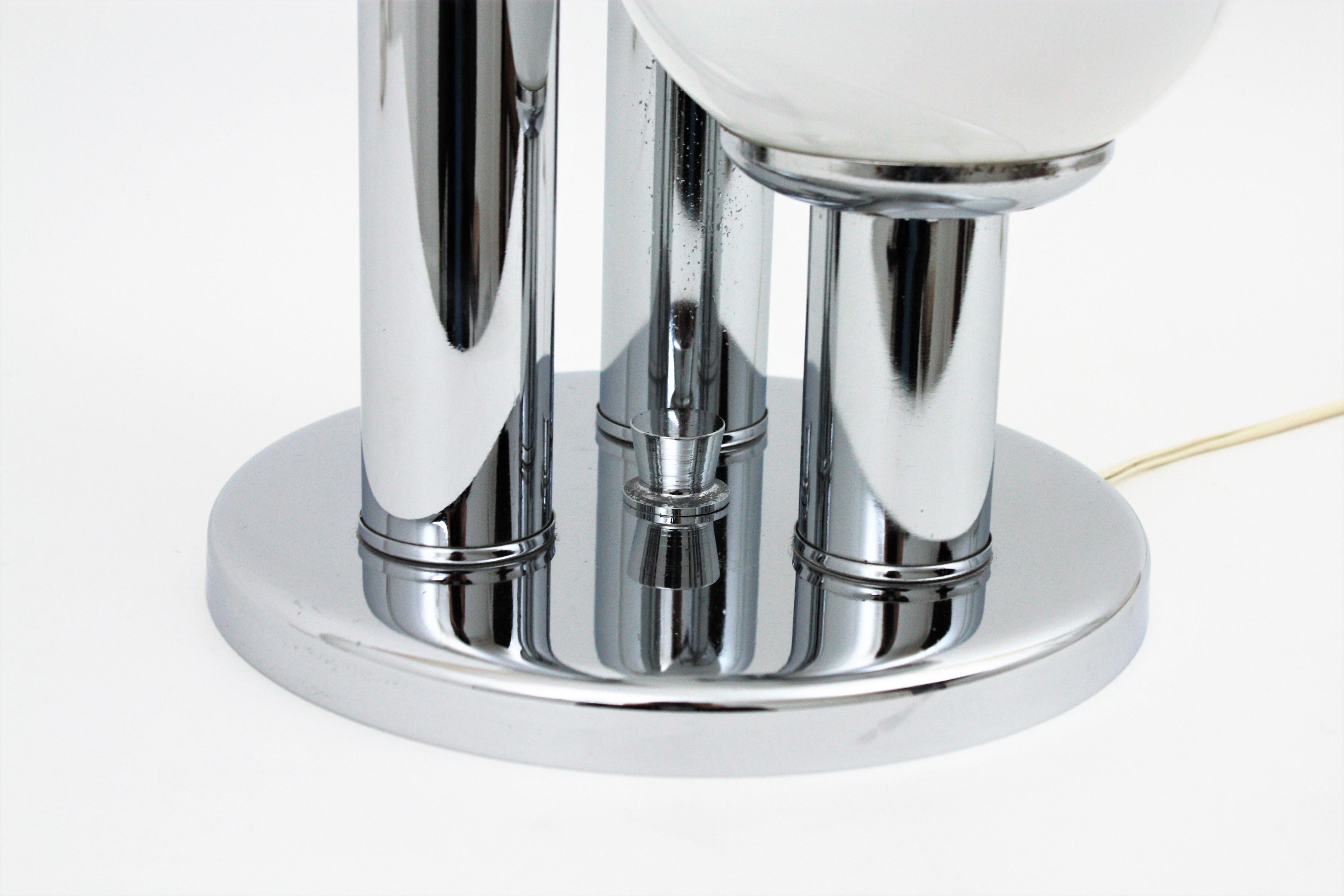Italian Modernist Stilnovo Style Chrome Table Lamp with Three Glass Globe Shades For Sale 4