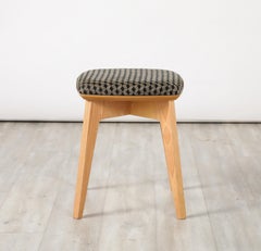 Set di quattro sgabelli modernisti italiani, in legno di faggio, imbottiti, anni '60