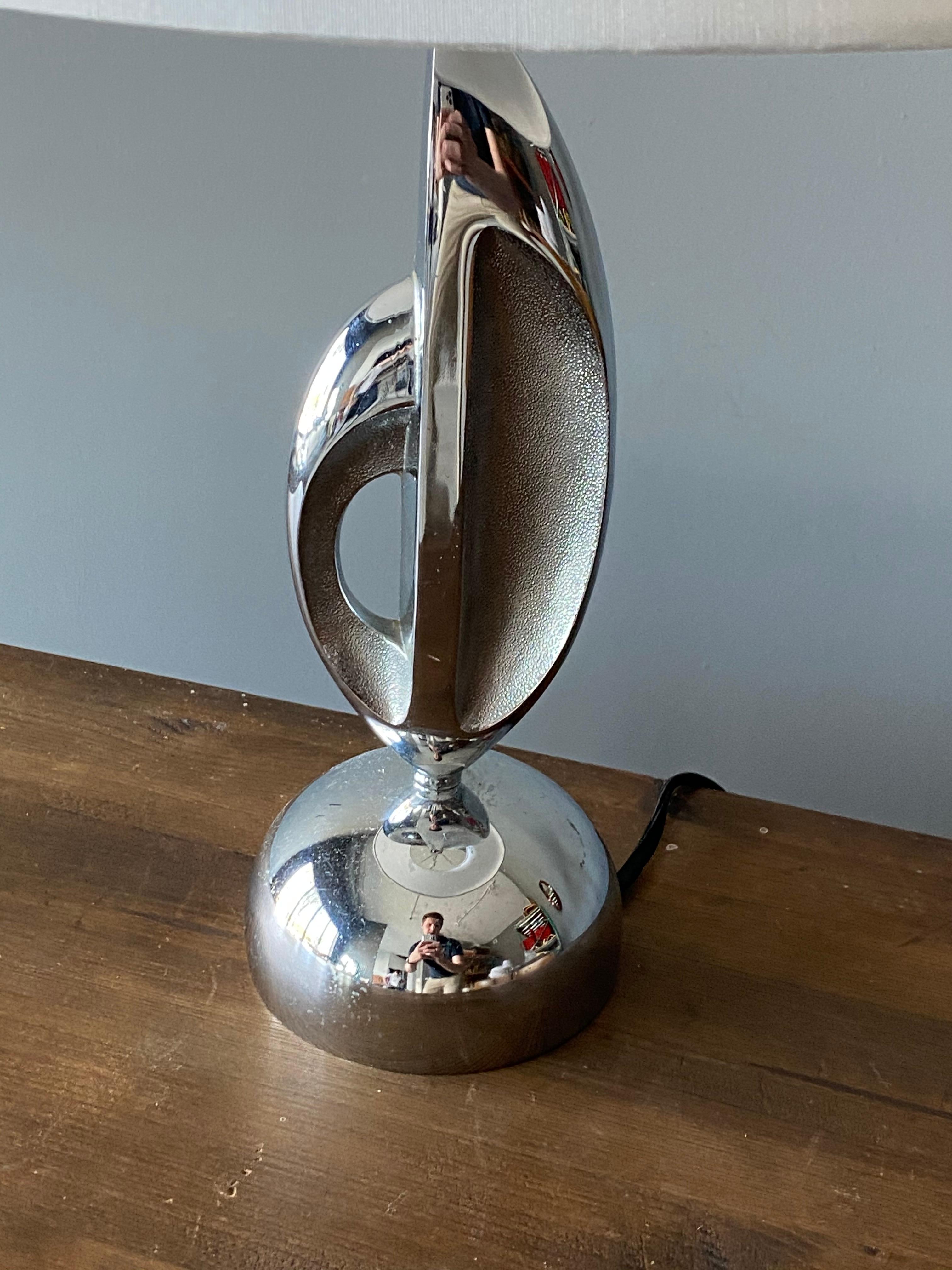 Italian, Modernist Table Lamp, Chrome Metal, Italy, 1960s In Good Condition In High Point, NC