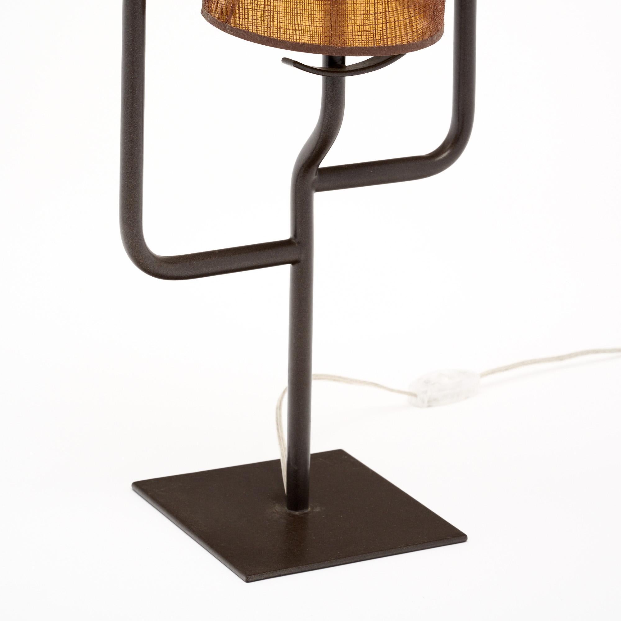 Italienische modernistische Tischlampe im Zustand „Gut“ im Angebot in Austin, TX
