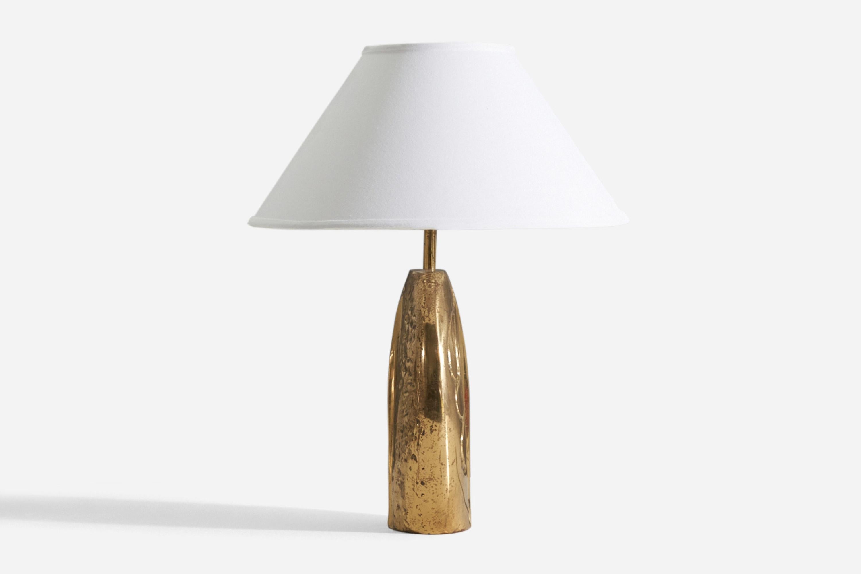 Mid-Century Modern Italian, Modernist Table Lamp, Gold-Plated Brass, Fabric, Italy, 1960s For Sale