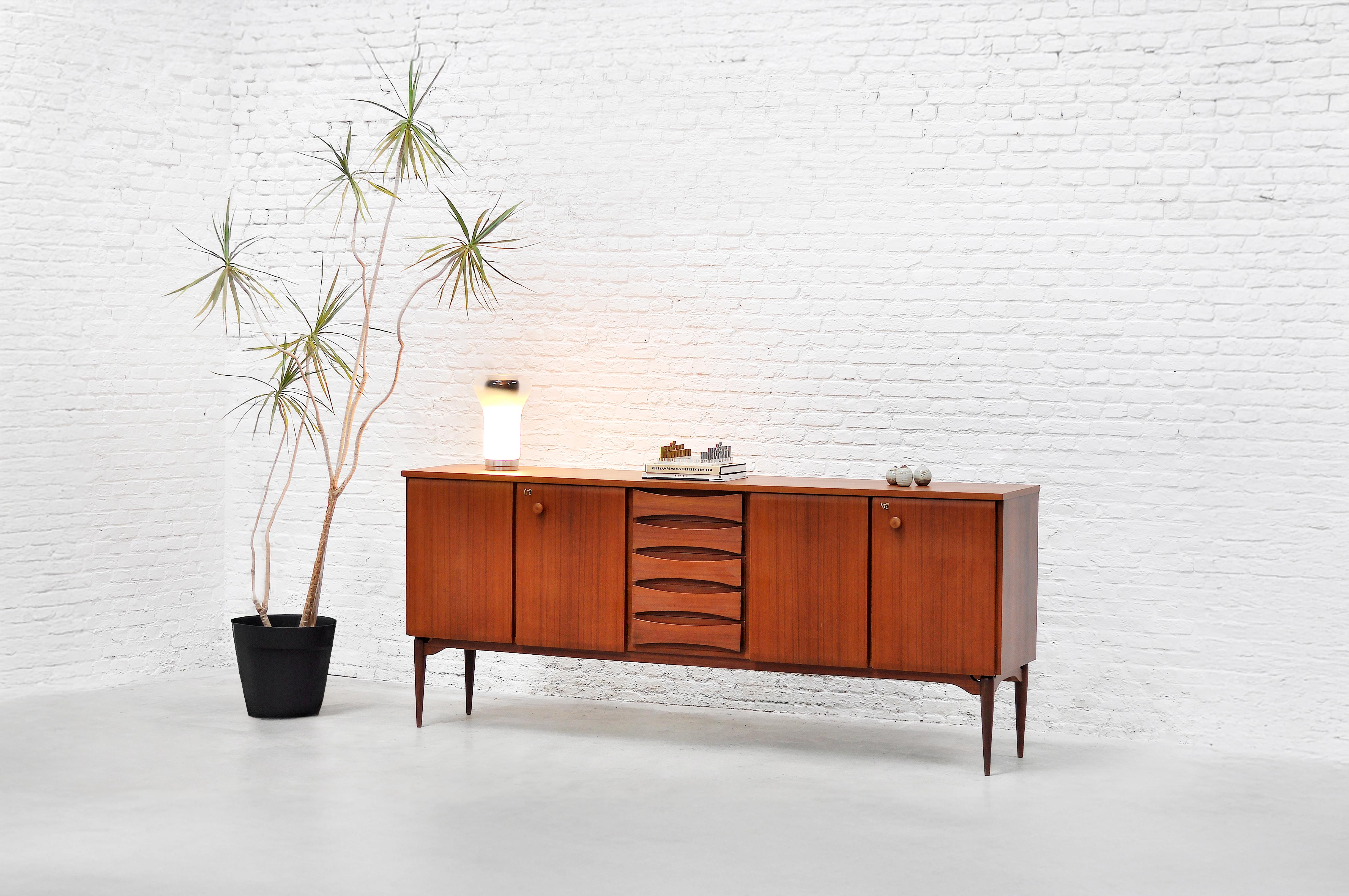 Mid-20th Century Italian Modernist Teak Sideboard Attributed to Vittorio Dassi, 1960's For Sale