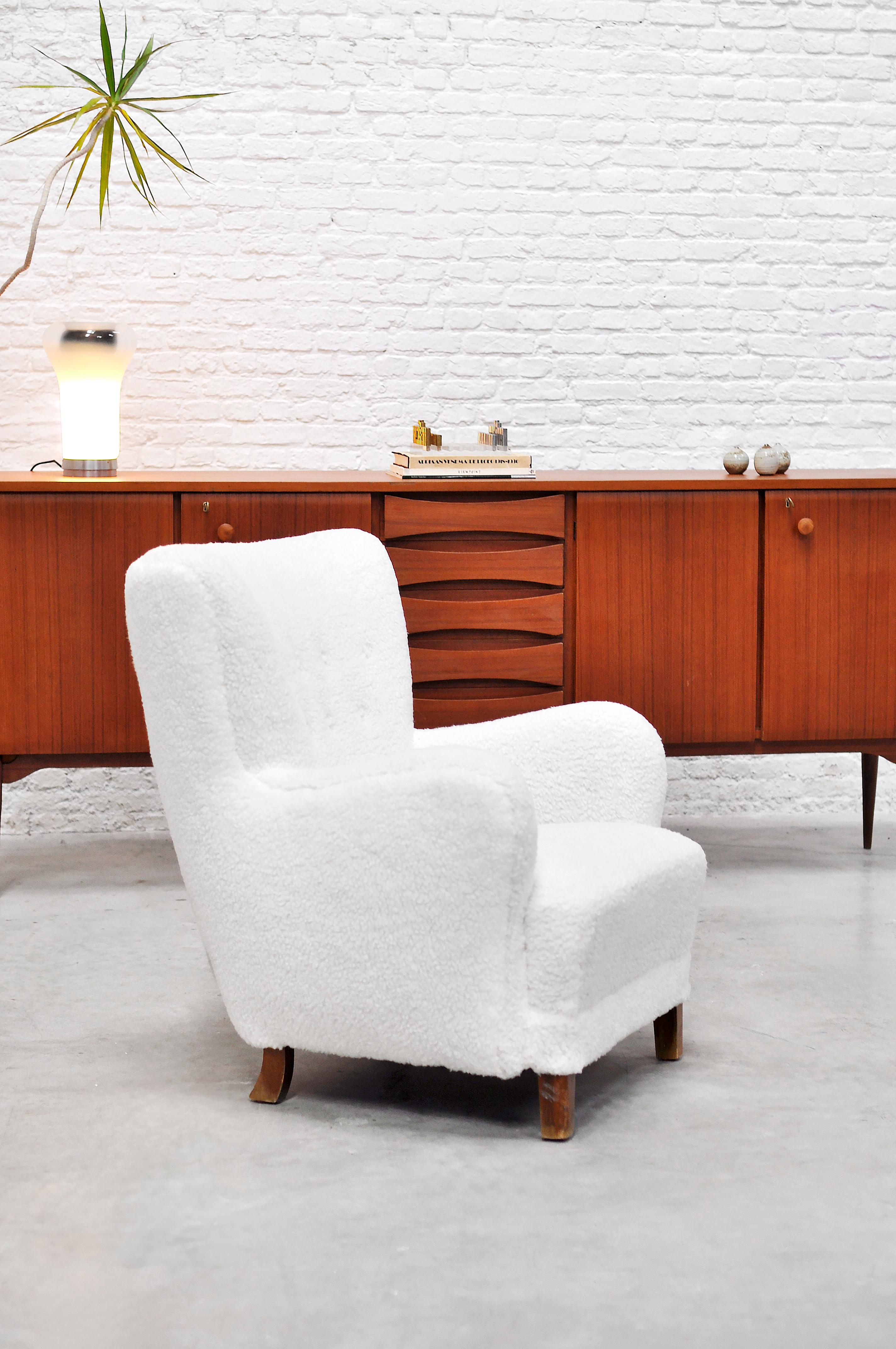 Italian Modernist Teak Sideboard Attributed to Vittorio Dassi, 1960's For Sale 1