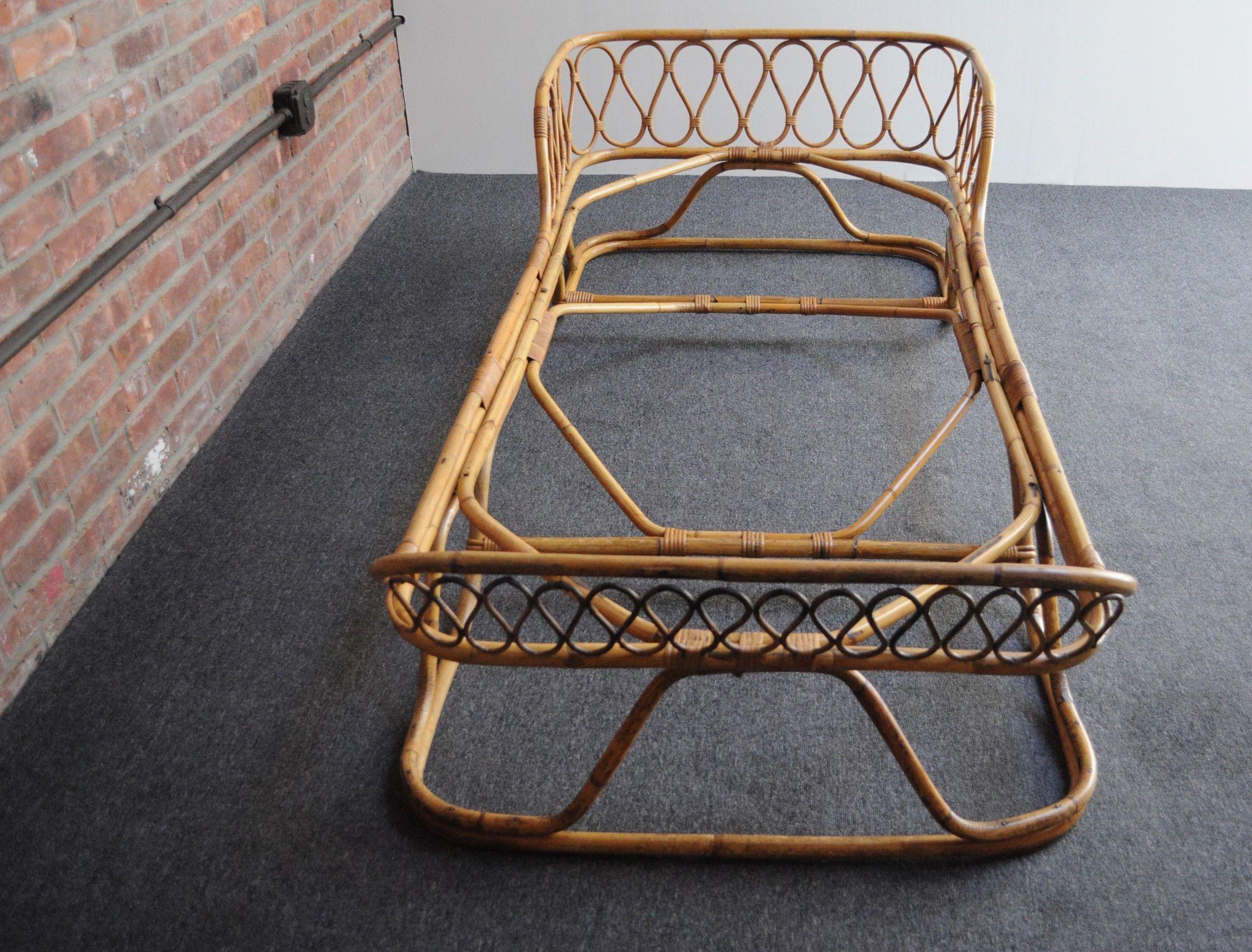 Italienisches modernistisches Tagesbett aus Rattan und Bambus im Tito-Agnoli-Stil der Moderne / Einzelbett im Angebot 12