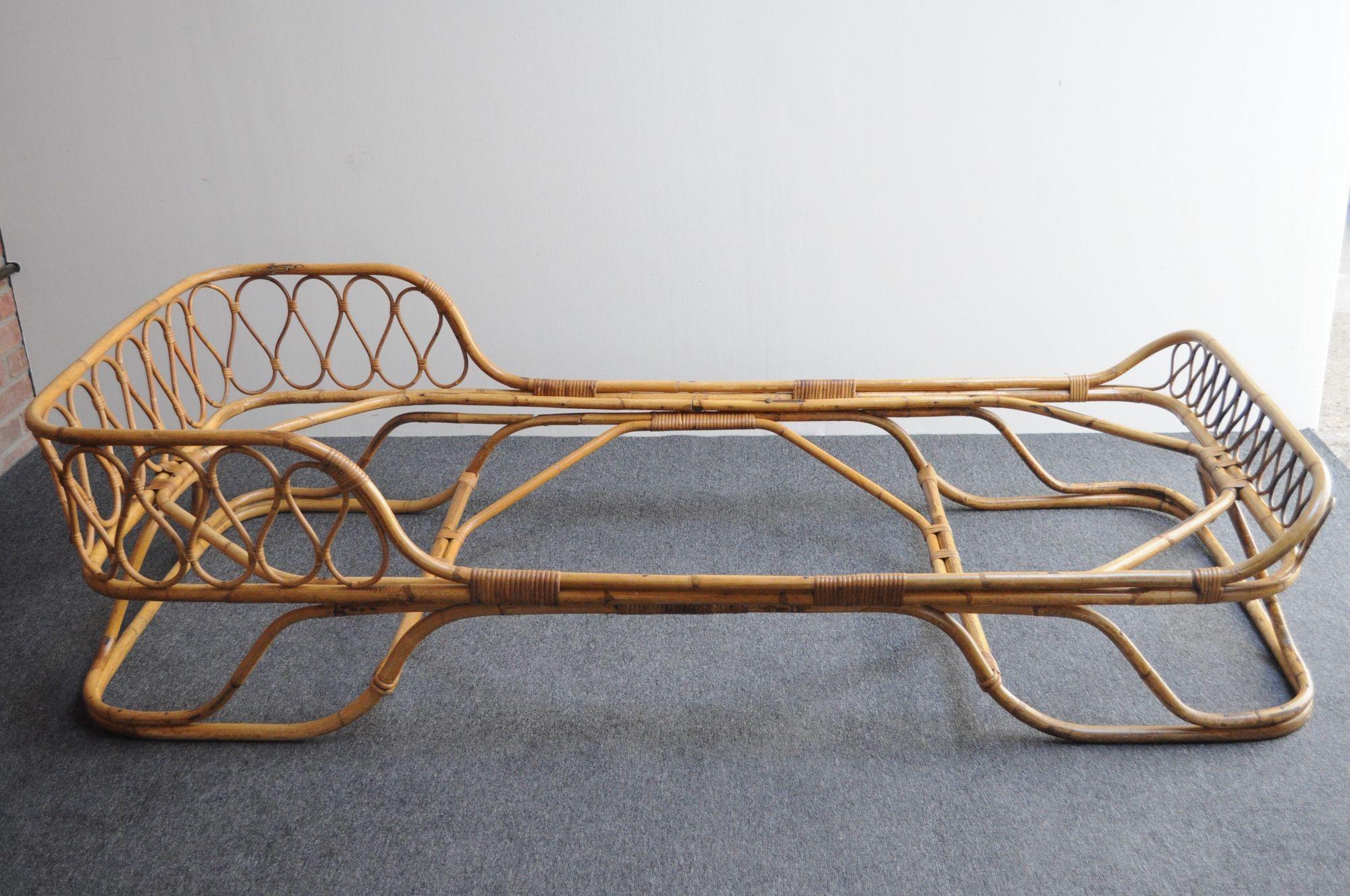Italienisches modernistisches Tagesbett aus Rattan und Bambus im Tito-Agnoli-Stil der Moderne / Einzelbett im Angebot 13