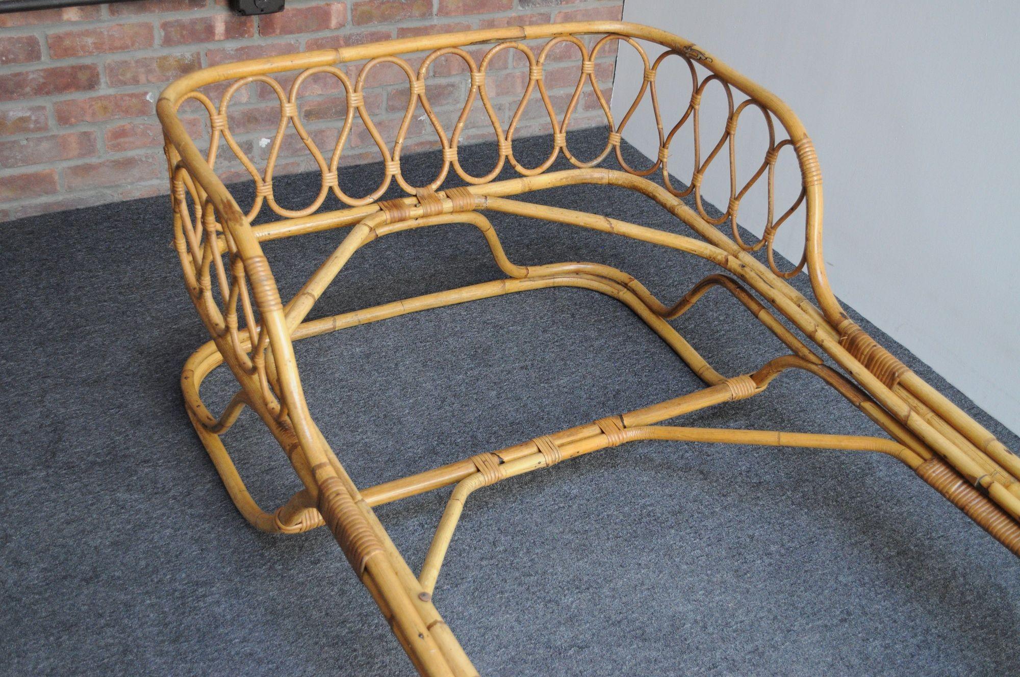 Italienisches modernistisches Tagesbett aus Rattan und Bambus im Tito-Agnoli-Stil der Moderne / Einzelbett im Angebot 2