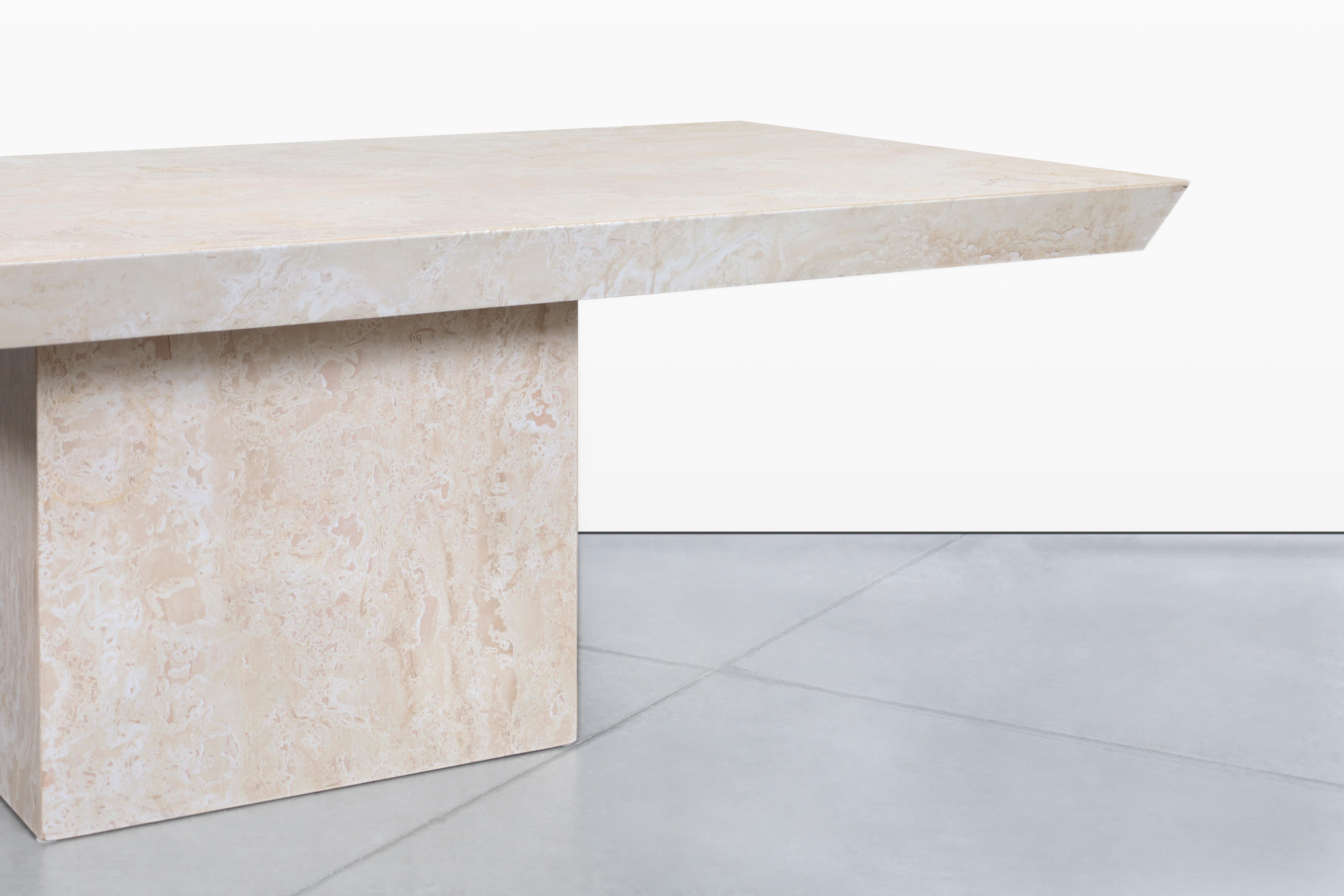 Travertin Table à manger moderniste italienne en travertin en vente