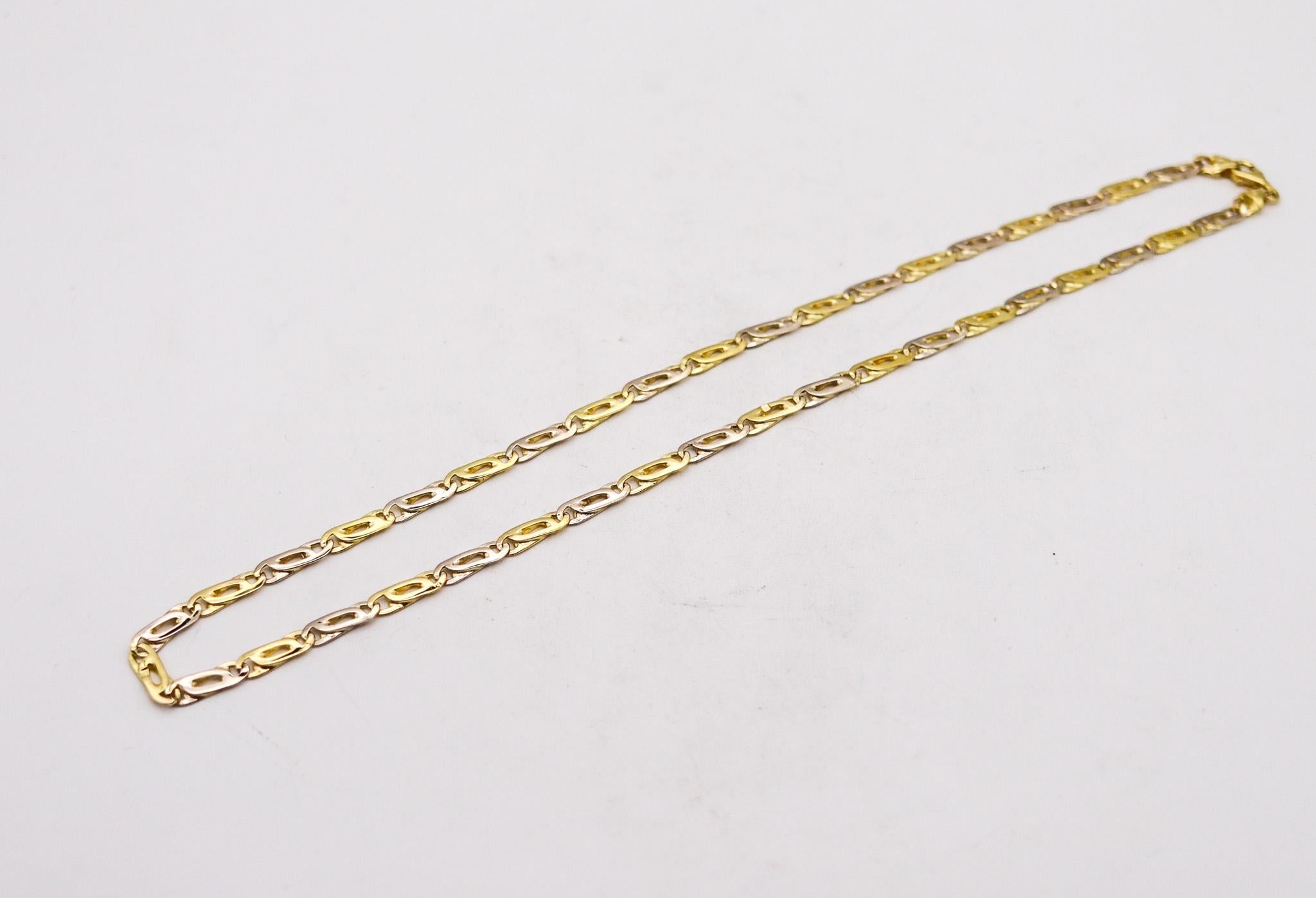 Italian Modernist Two Tones Links Chain in Solid 18Kt White And Yellow Gold In Excellent Condition For Sale In Miami, FL