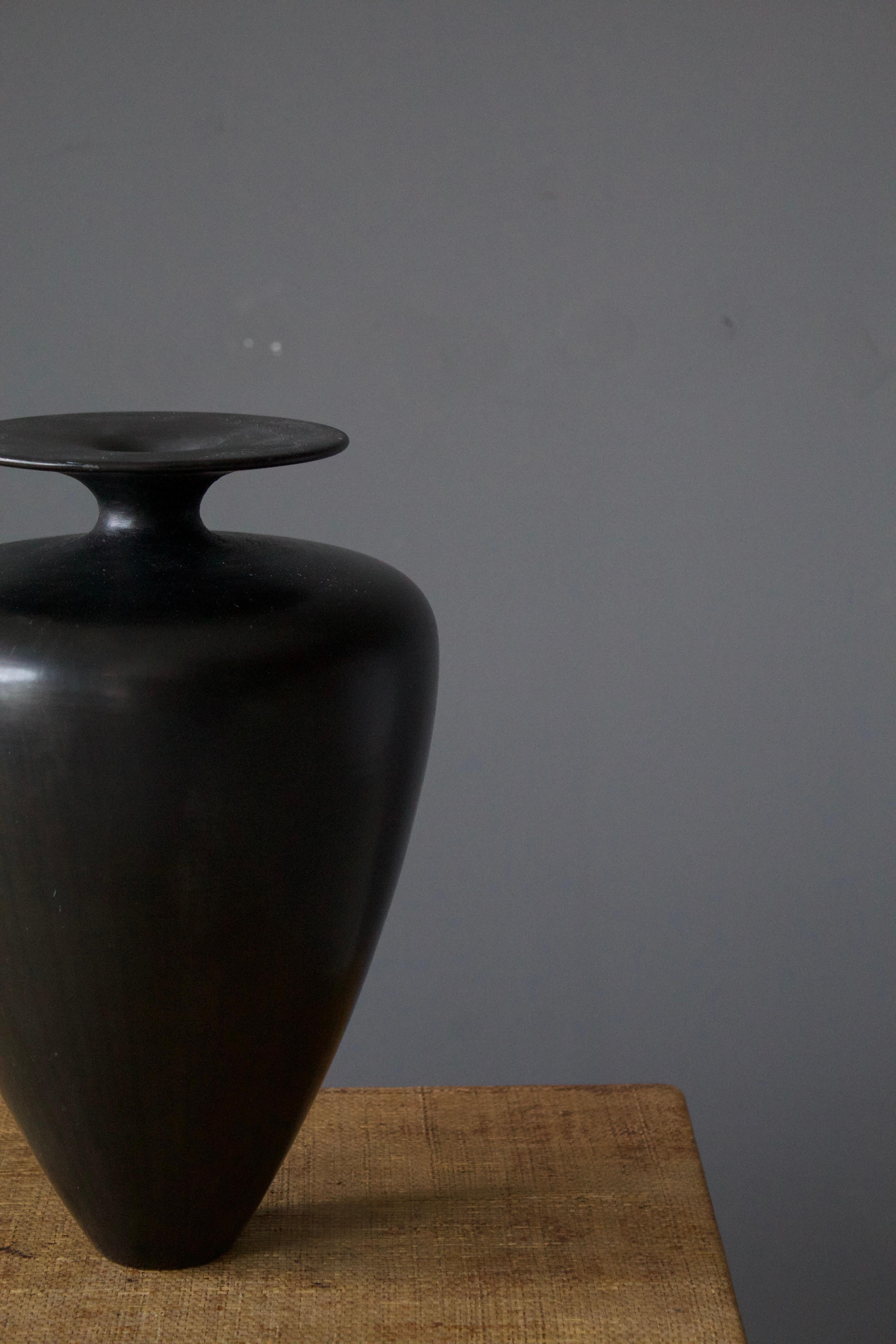 Italian, Modernist Vase, Black Glazed Ceramic, Italy, 1940s In Good Condition In High Point, NC