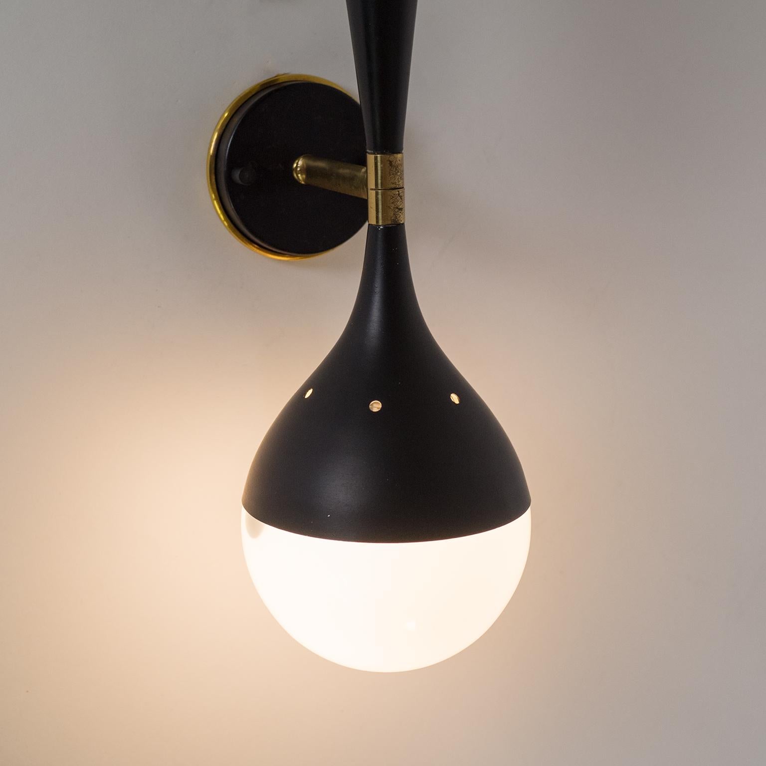 Italian Modernist Wall Light, 1950s In Good Condition In Vienna, AT