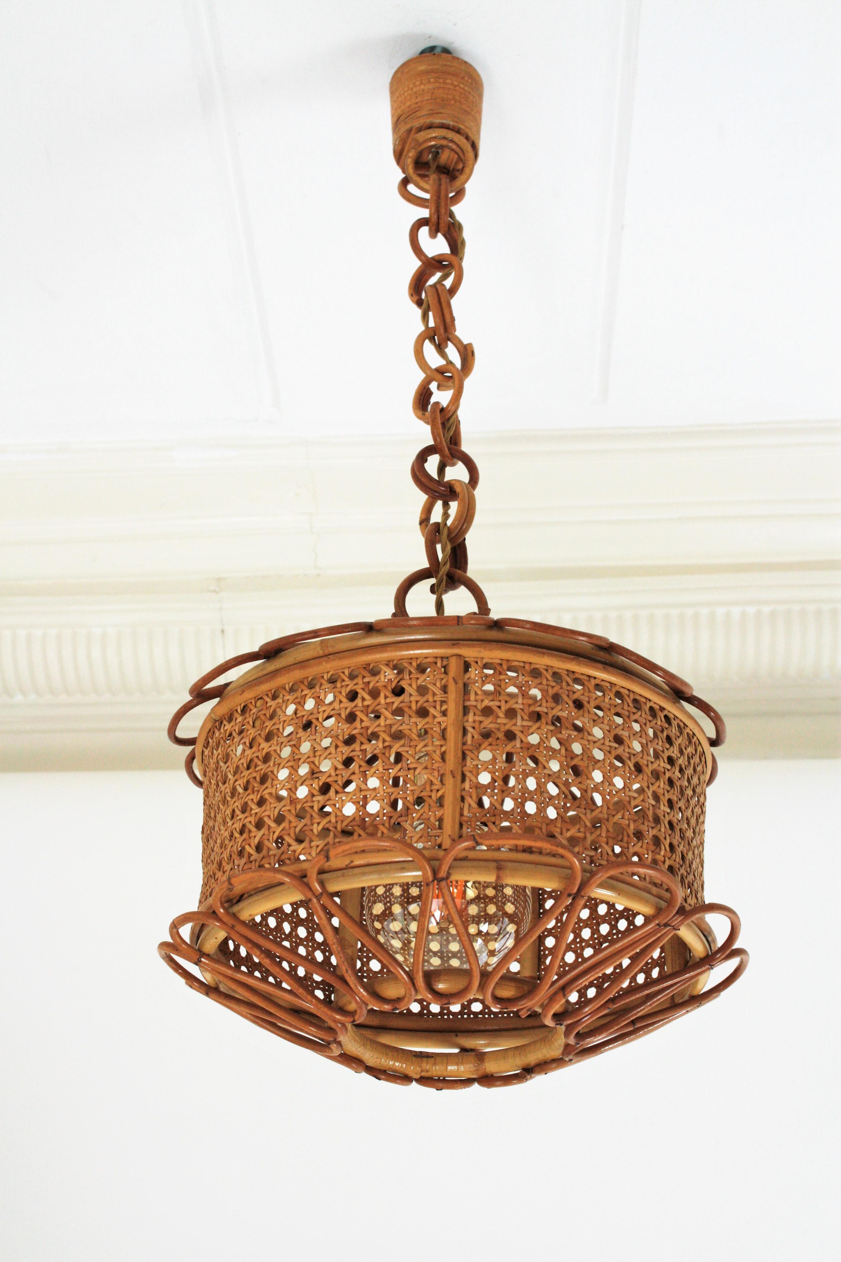Italian Modernist Wicker Wire and Rattan Pendant Hanging Light, 1950s In Good Condition In Barcelona, ES