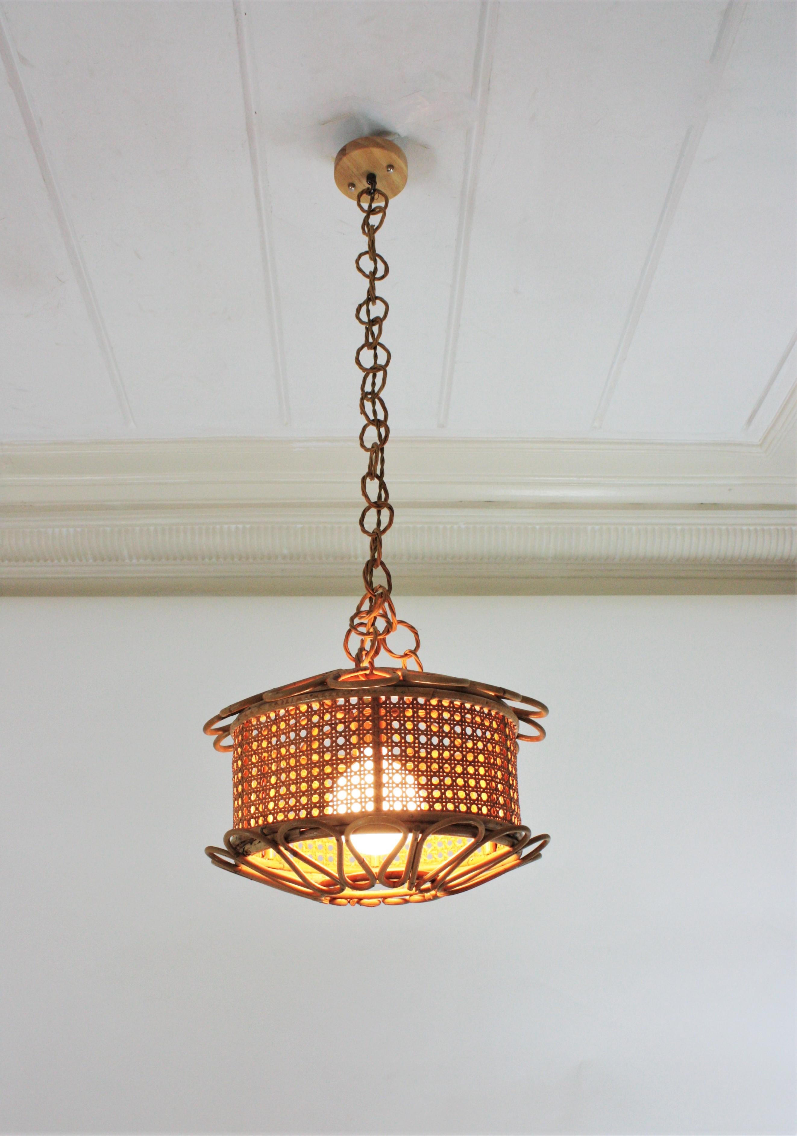 Italian Modernist Wicker Wire and Rattan Pendant Hanging Light, 1950s In Good Condition In Barcelona, ES