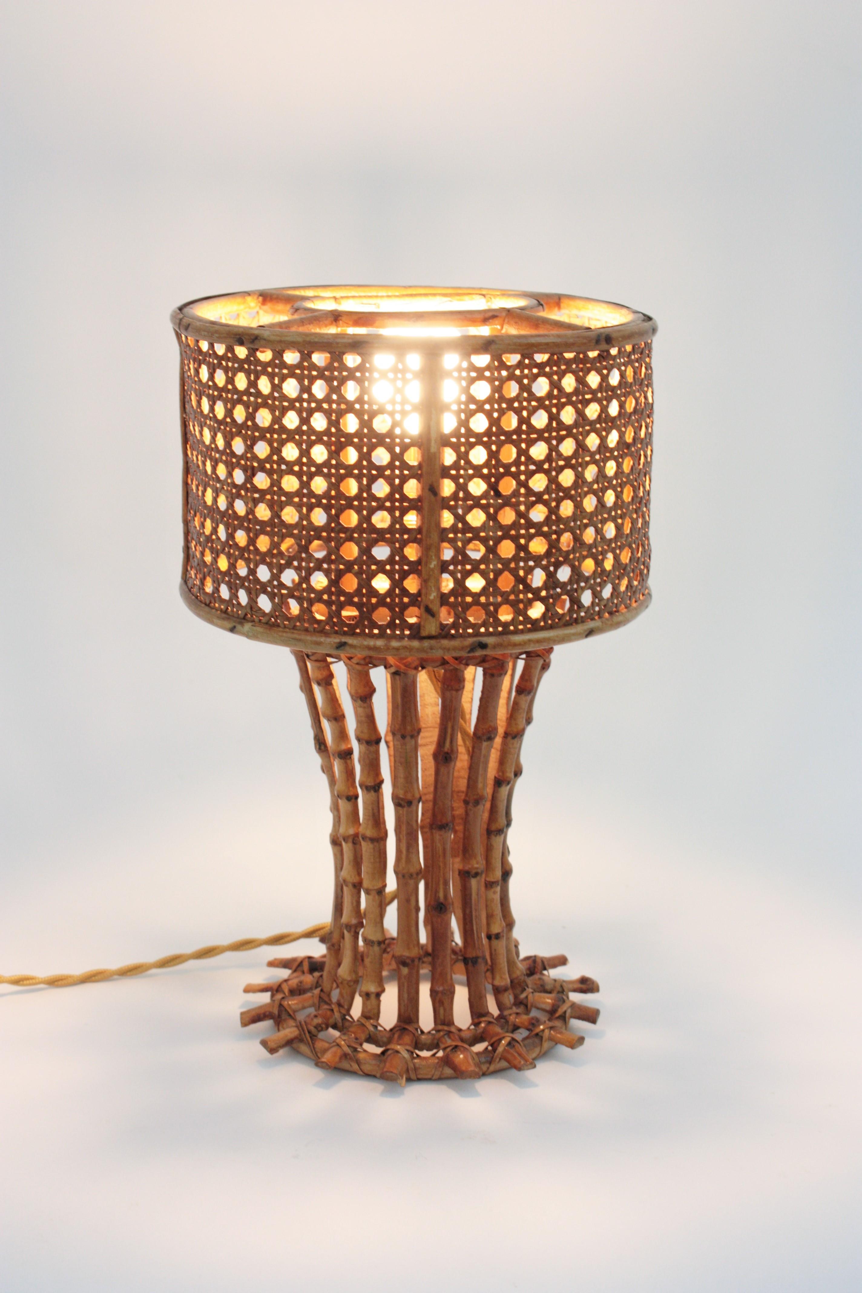 Italian Modernist Wicker Wire Rattan and Bamboo Table Lamp For Sale 2