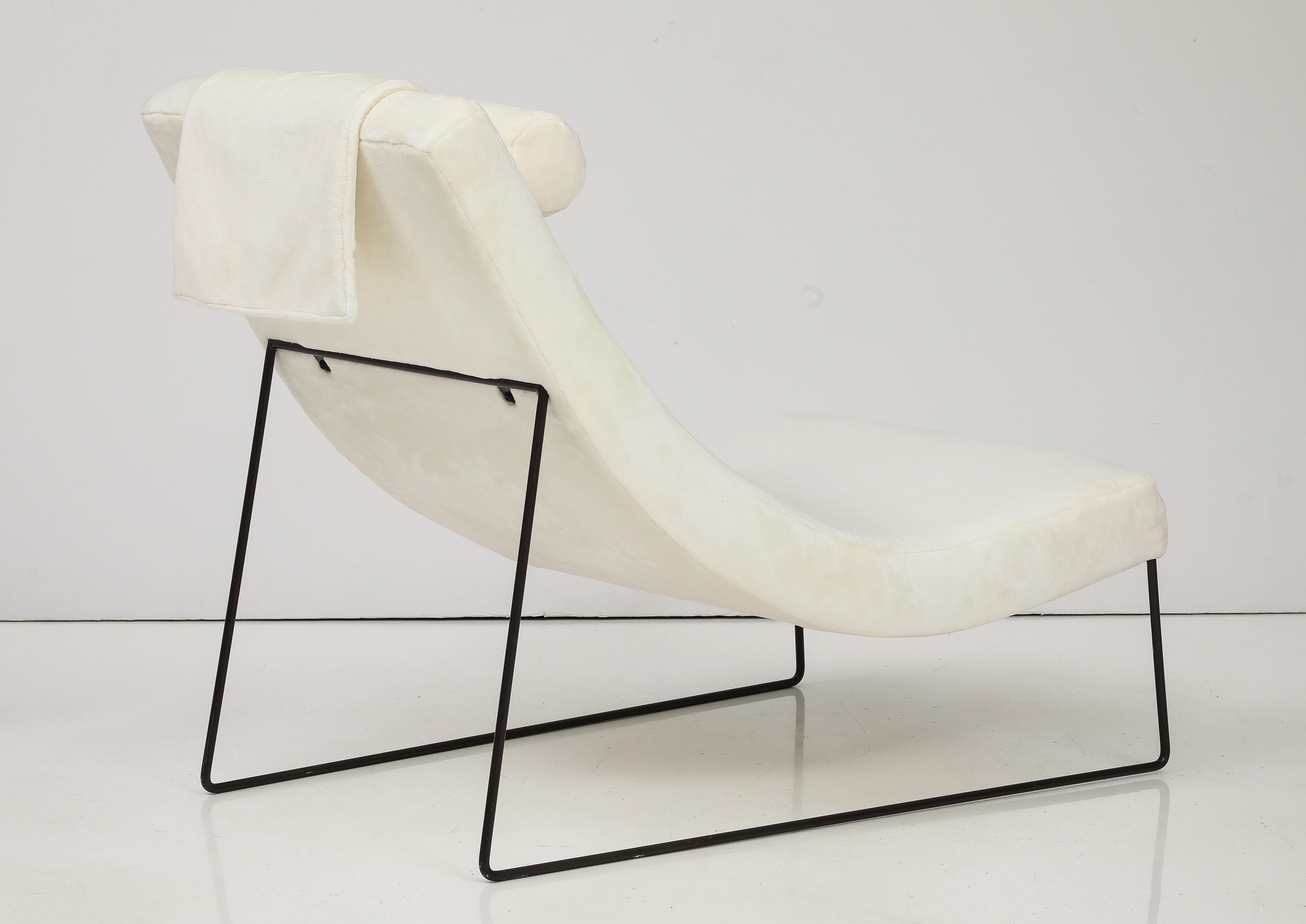 Milieu du XXe siècle Chaise et pouf en fer forgé moderniste italien, Italie, vers 1960  en vente