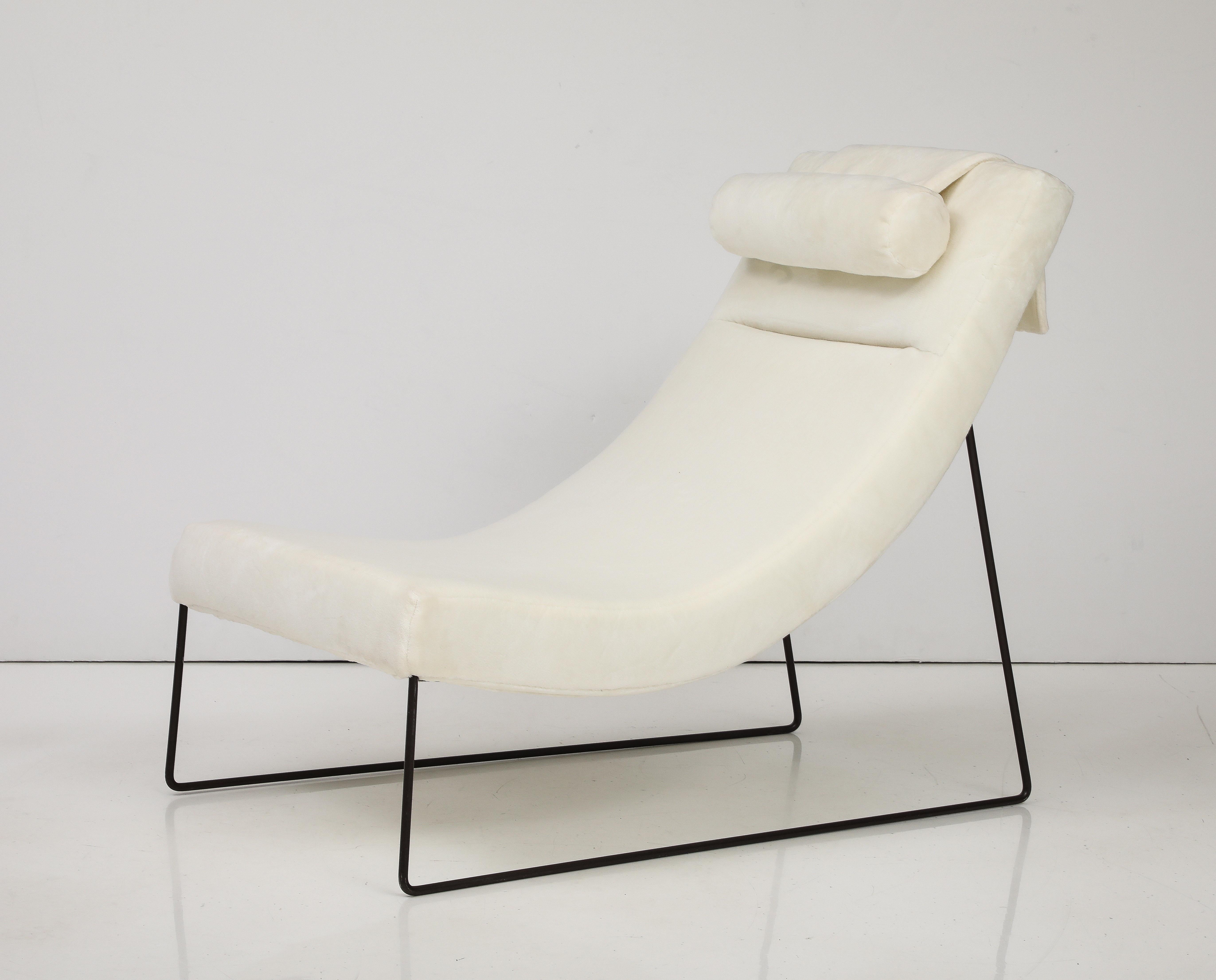 Italian Modernist Wrought Iron Chaise and Ottoman, Italy, circa 1960  For Sale 3