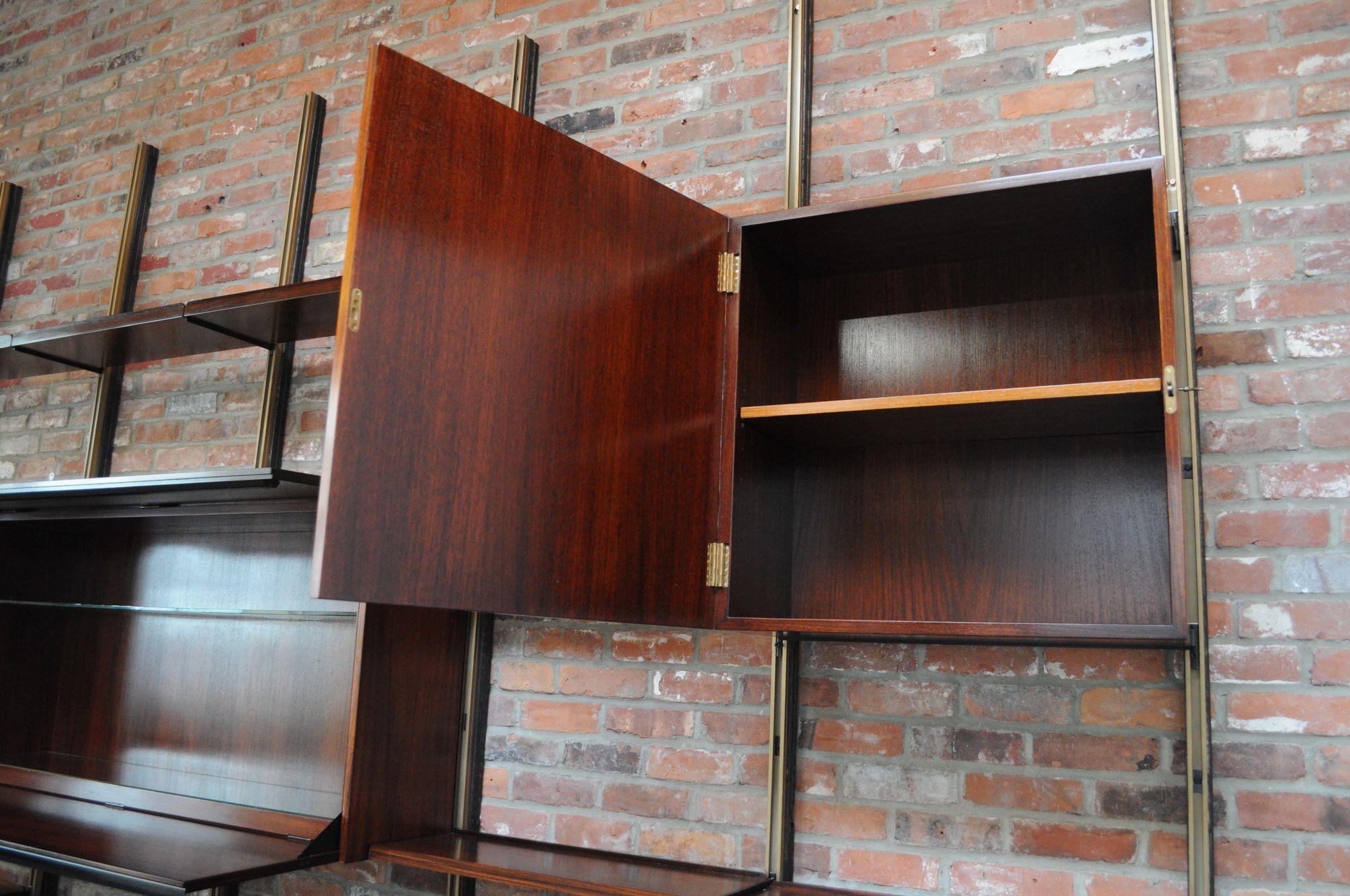 Italian Modular Rosewood Bookcase Wall Unit by Osvaldo Borsani for Tecno For Sale 3