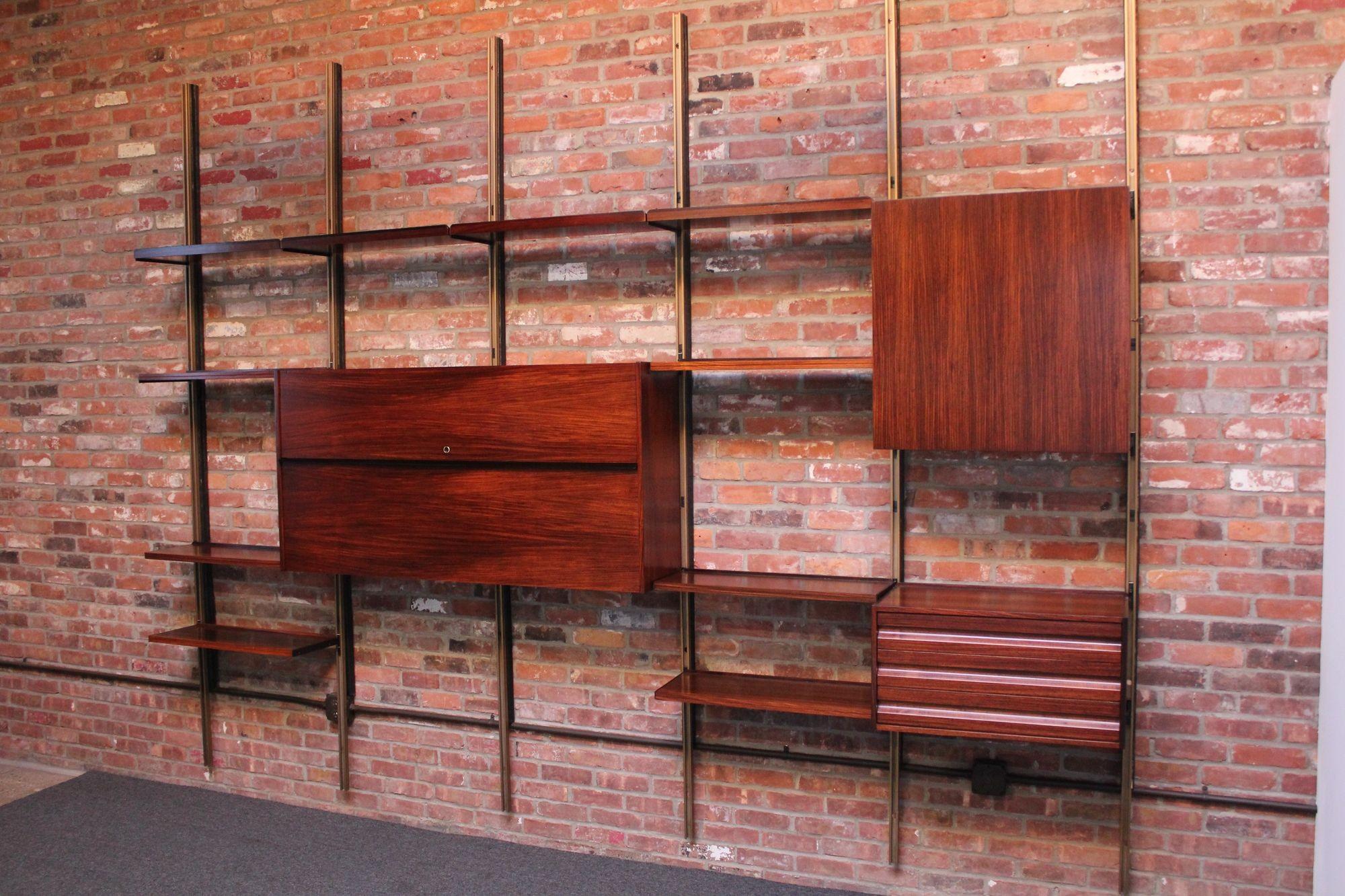 Mid-Century Modern Italian Modular Rosewood Bookcase Wall Unit by Osvaldo Borsani for Tecno For Sale