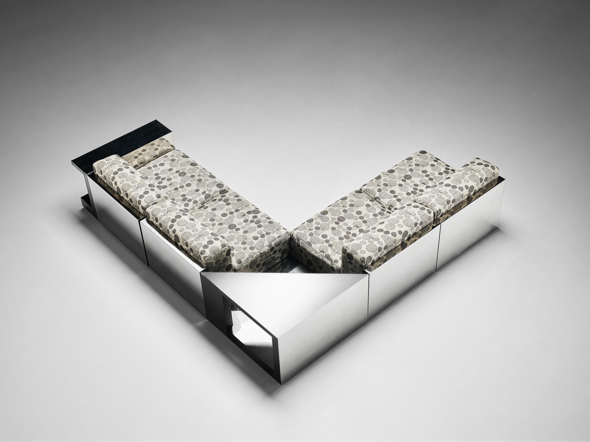 Modulares italienisches Sofa aus Chrom und gepunktetem grauem Stoff  im Angebot 2