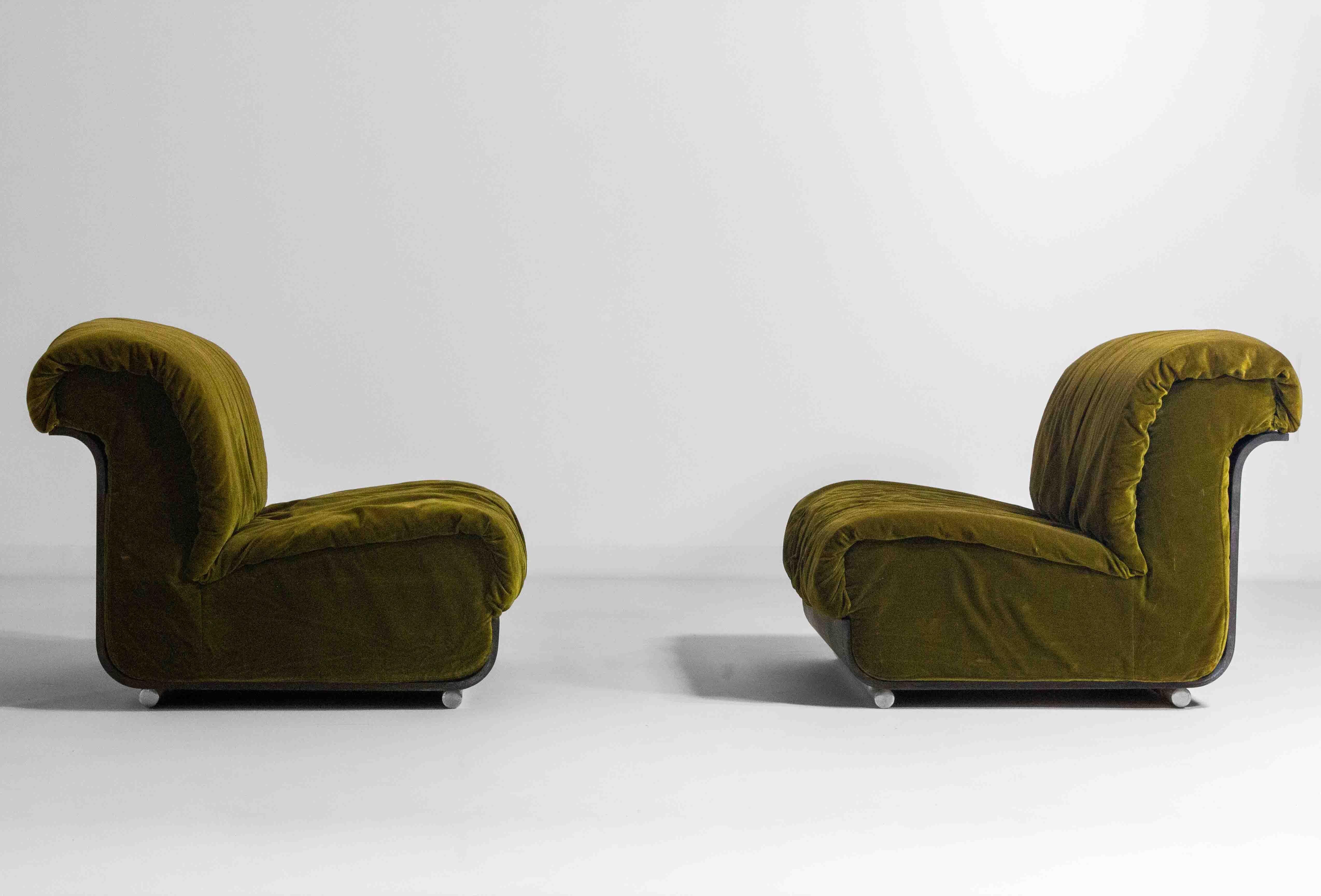 Canapé modulaire italien en velours vert luxuriant avec cadre minimaliste, 1970 5
