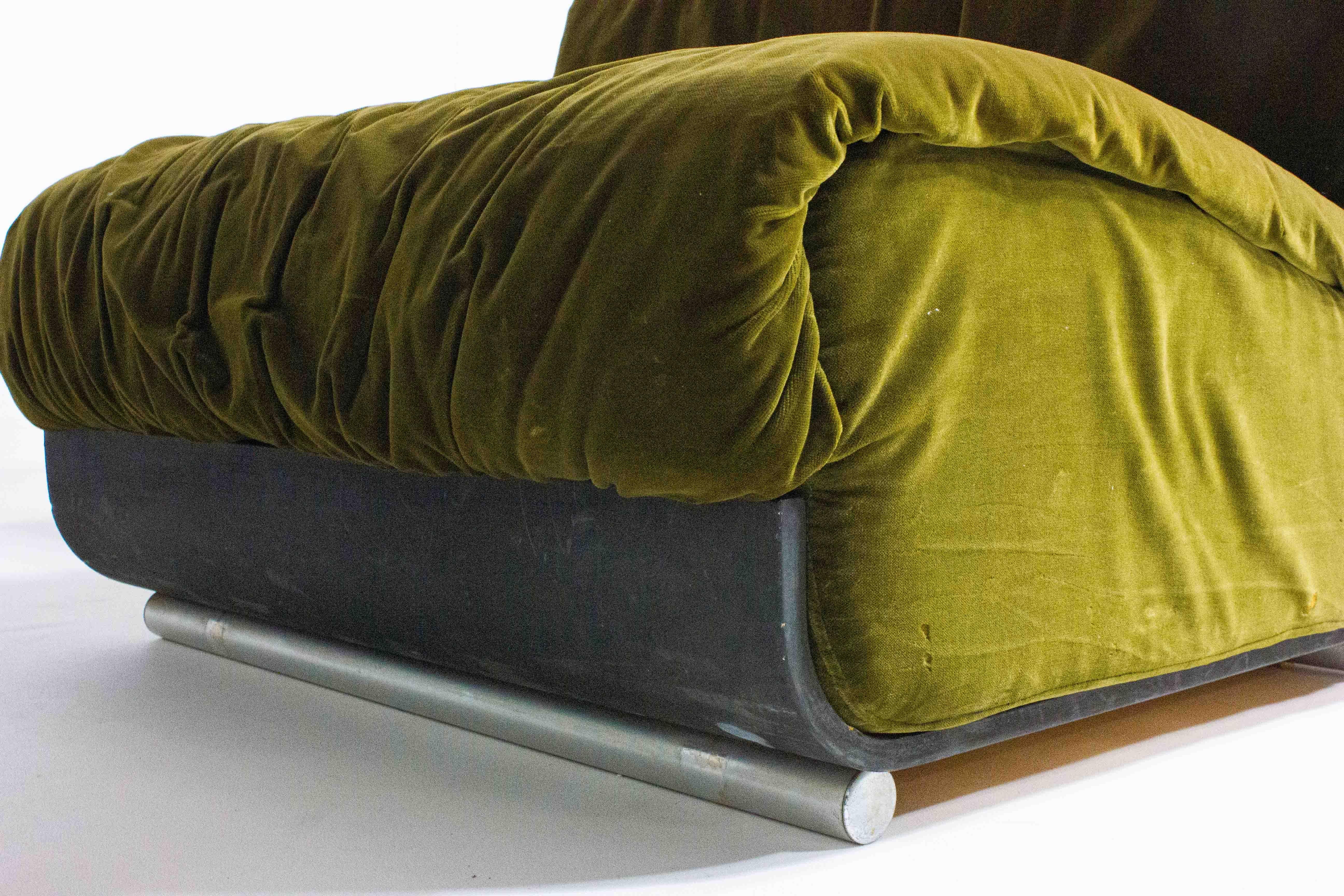 Canapé modulaire italien en velours vert luxuriant avec cadre minimaliste, 1970 10