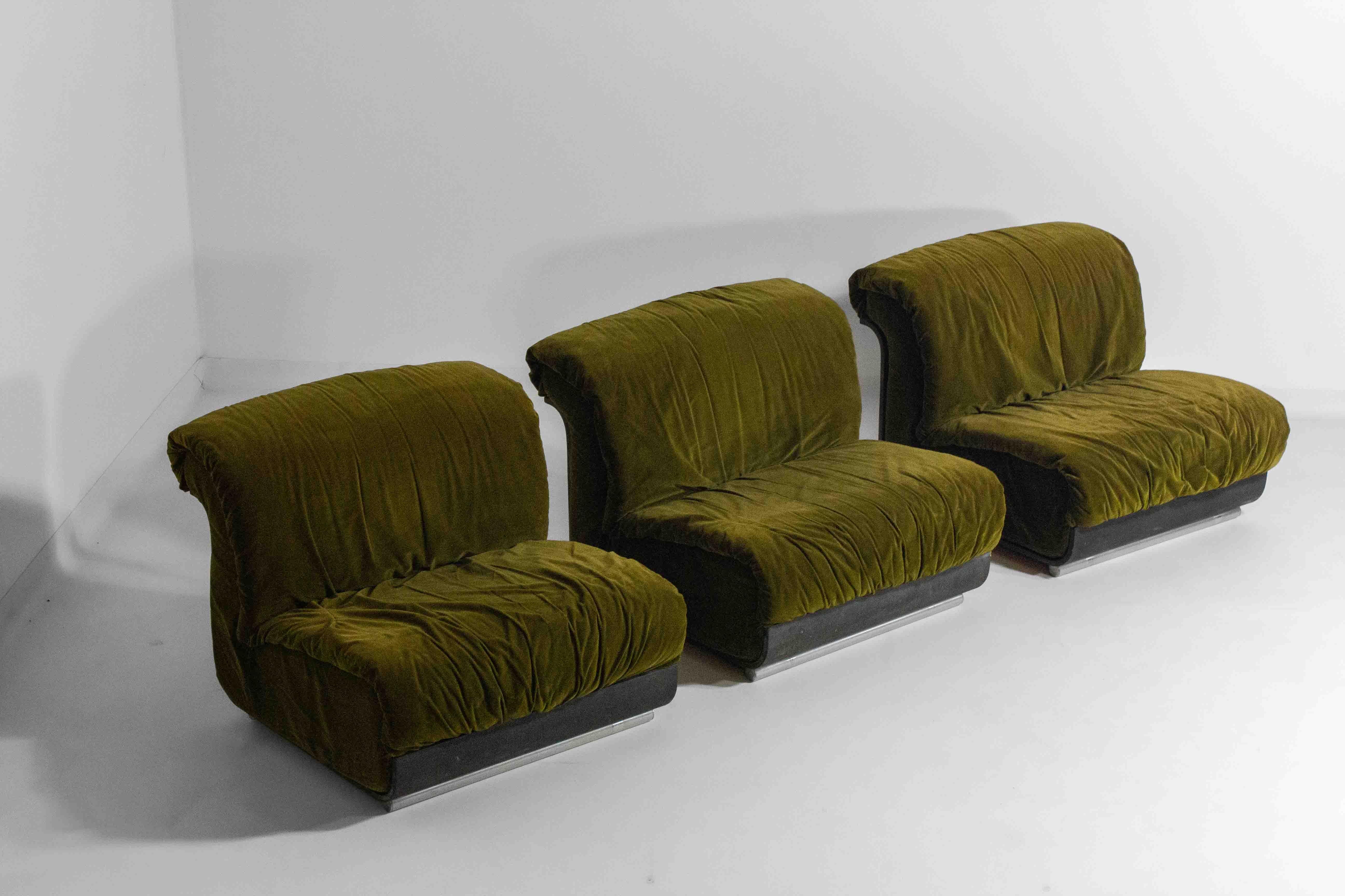 Canapé modulaire italien en velours vert luxuriant avec cadre minimaliste, 1970 3