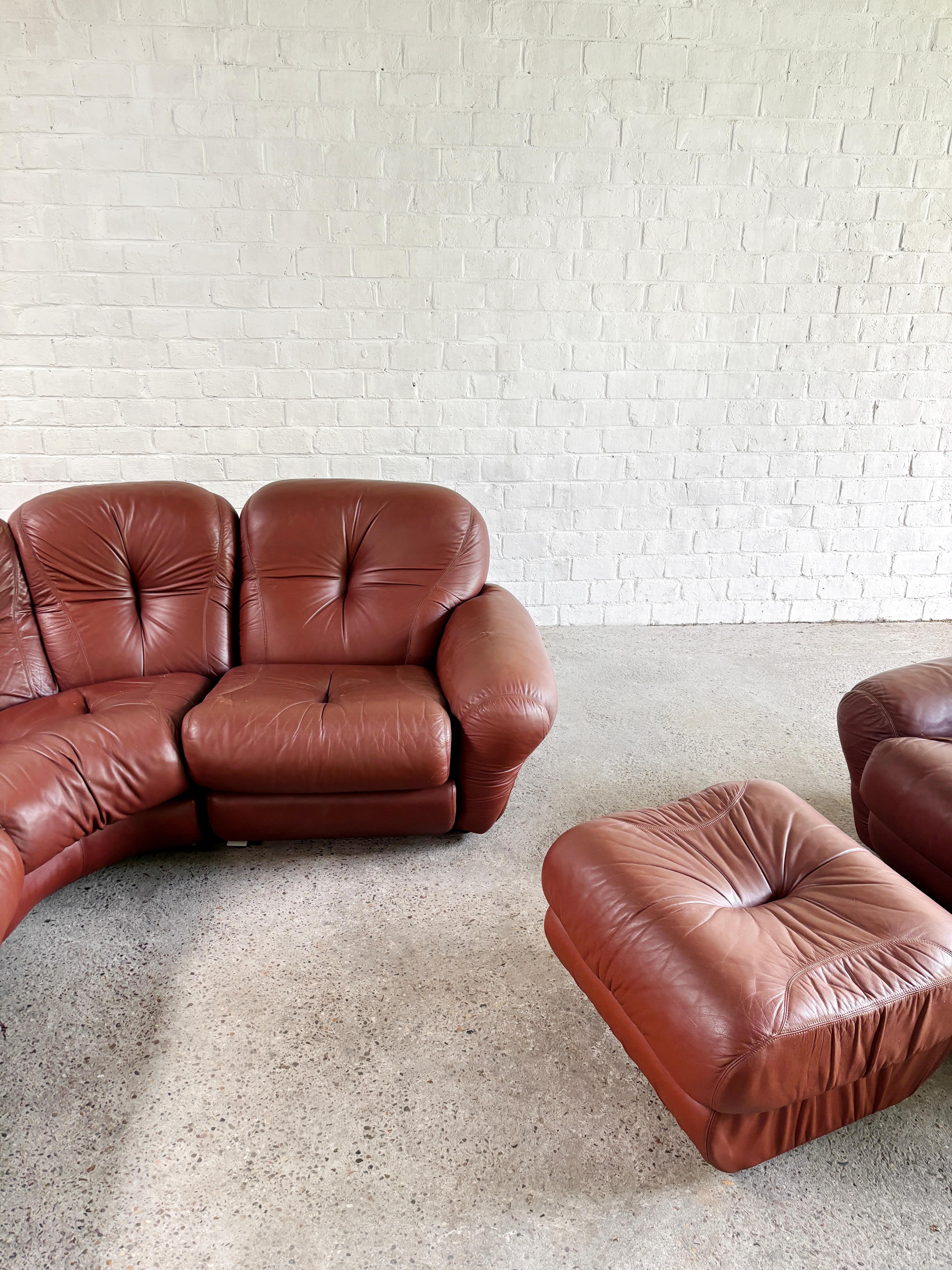 Late 20th Century Italian Modular Sofa Set In Cognac Leather Attributed To Mobil Girgi, 1970's For Sale