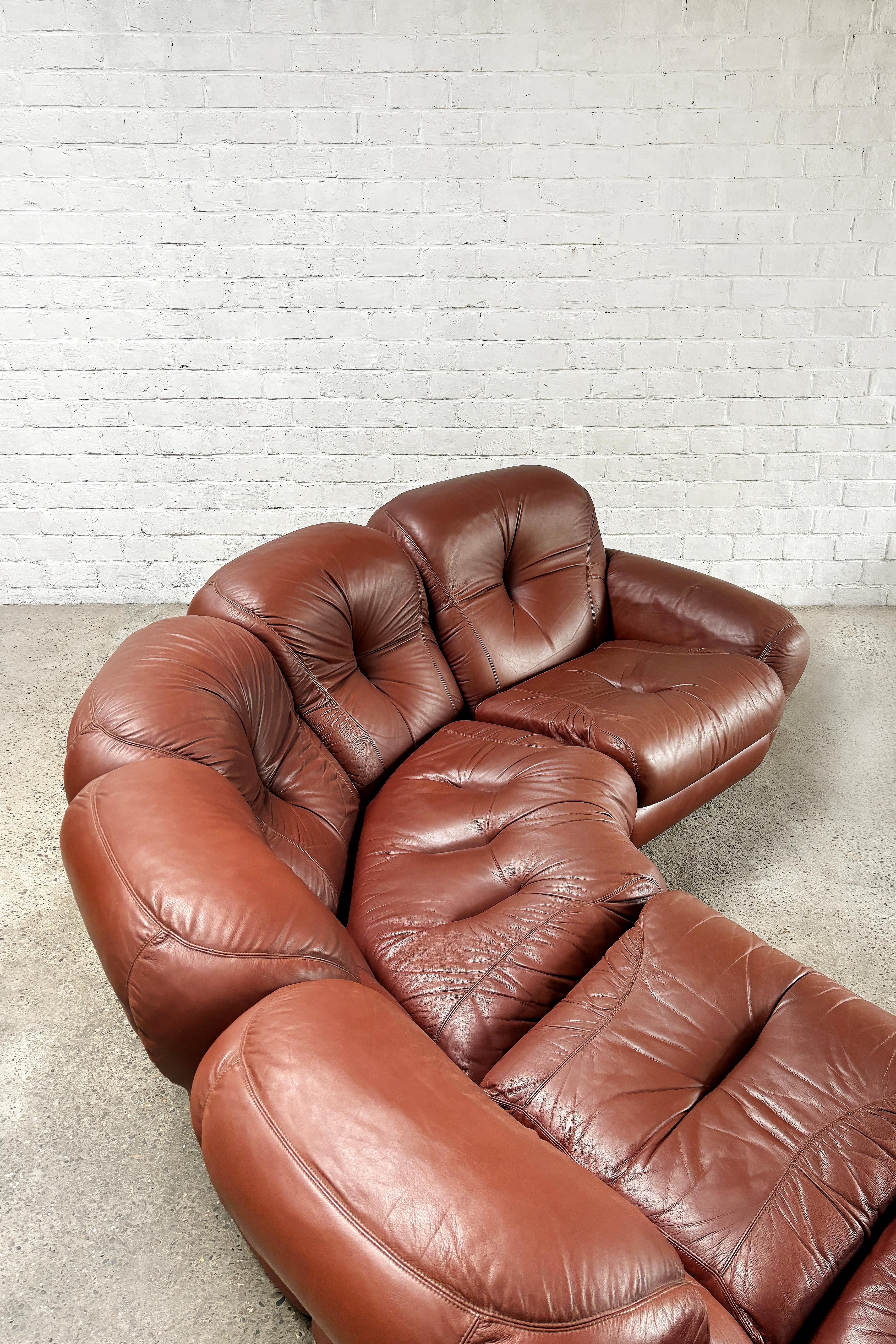 Italian Modular Sofa Set In Cognac Leather Attributed To Mobil Girgi, 1970's For Sale 2
