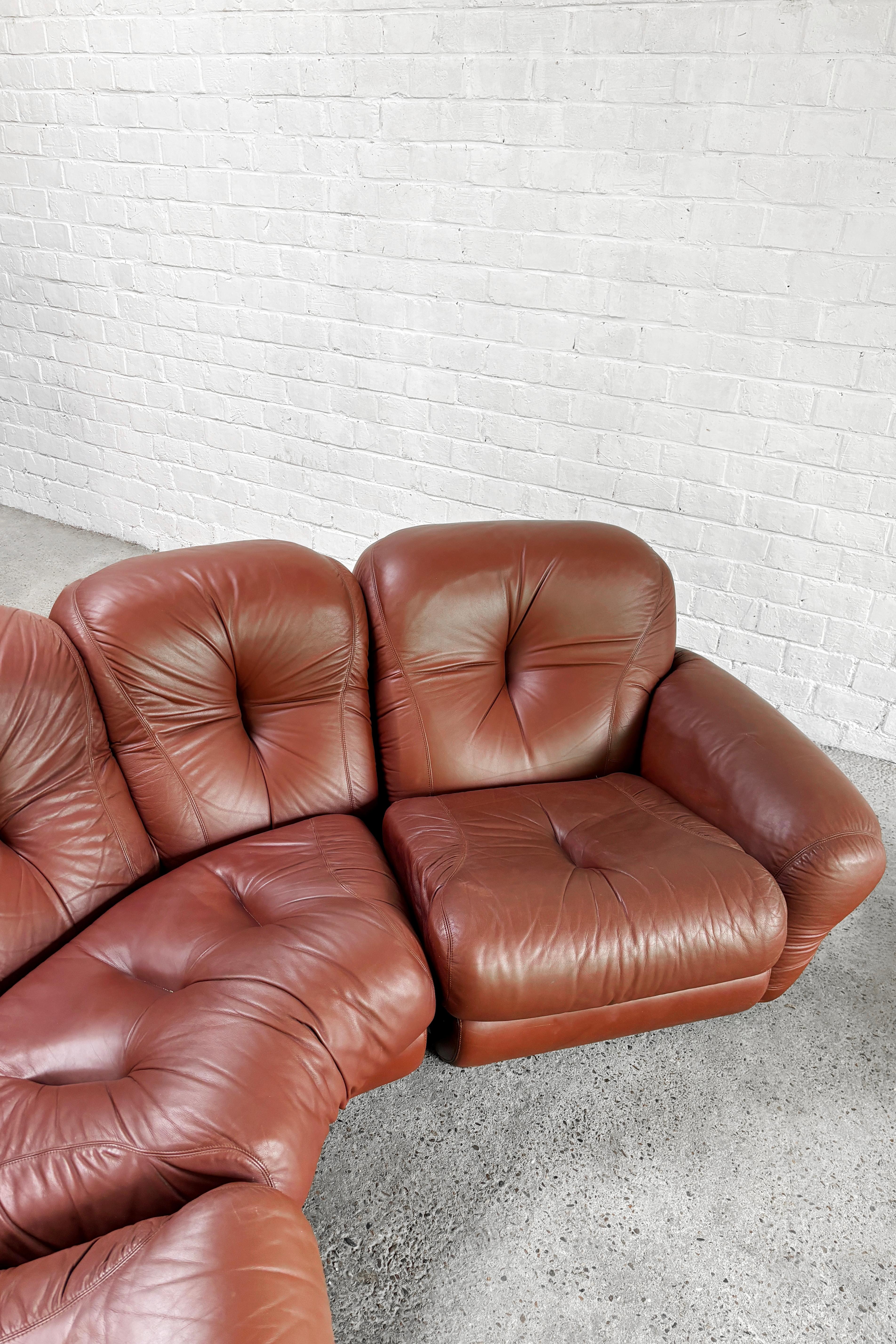 Italian Modular Sofa Set In Cognac Leather Attributed To Mobil Girgi, 1970's For Sale 3