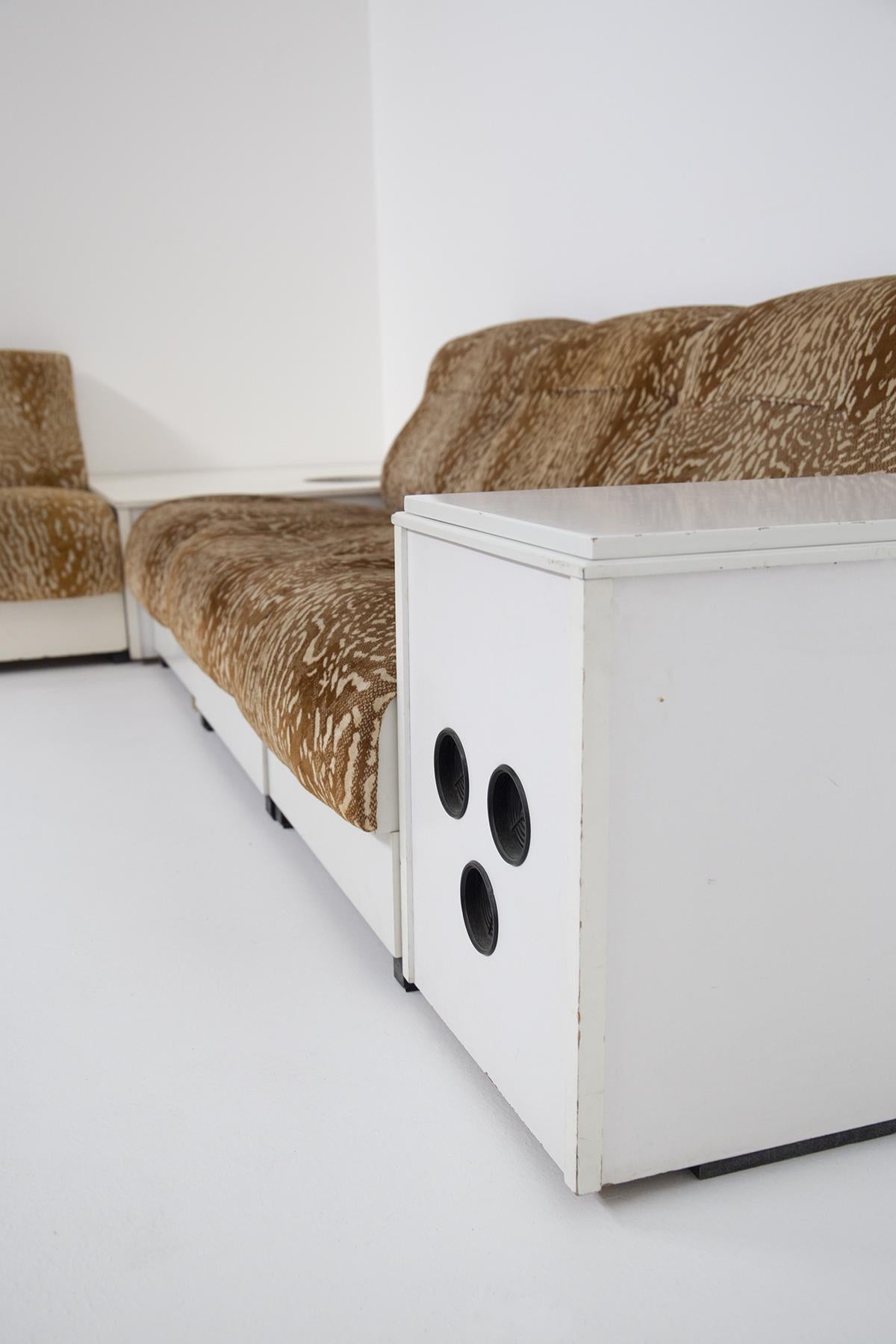 Italian Modular Sofa Space Age in Zebra Fabric with Bar 10