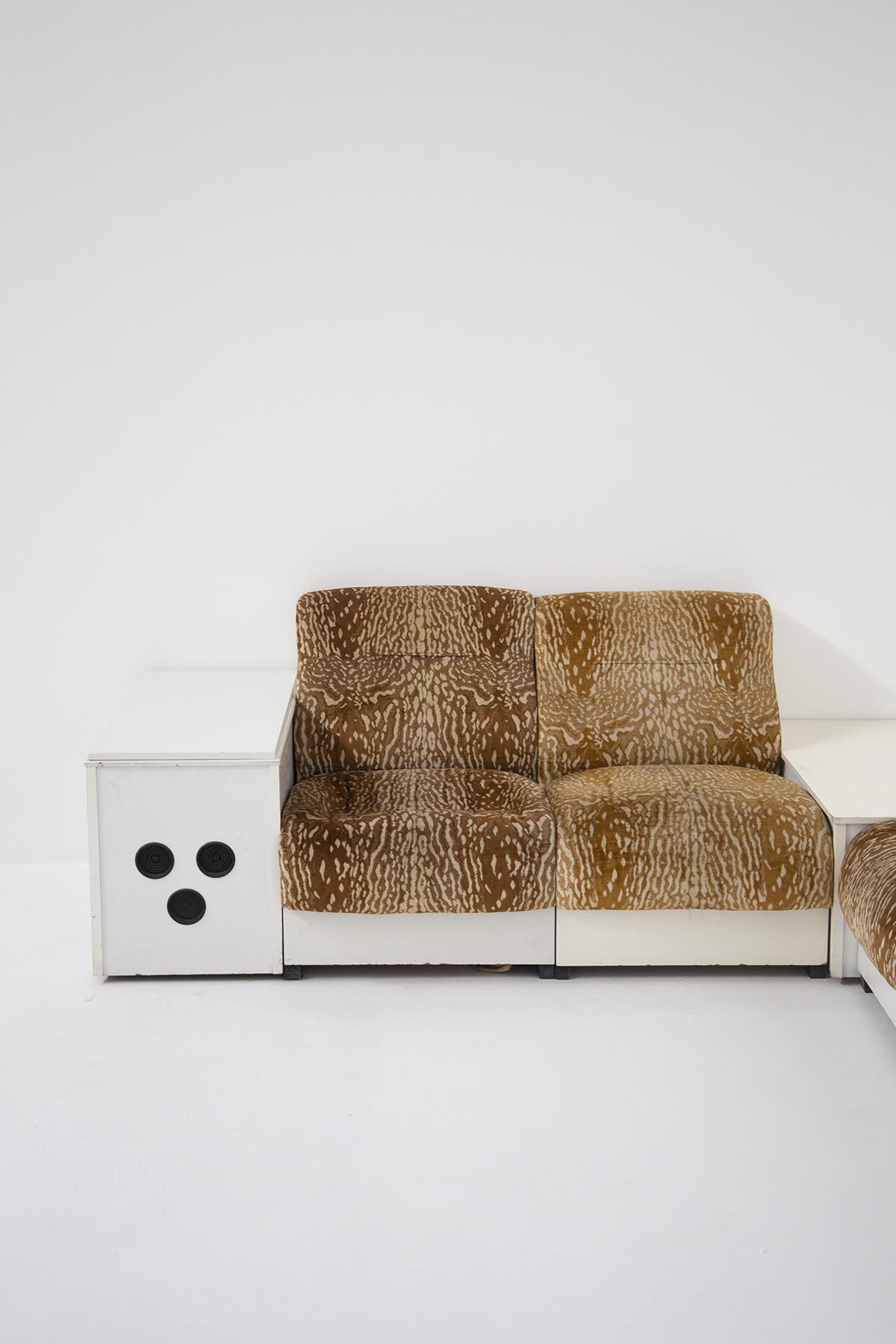 Late 20th Century Italian Modular Sofa Space Age in Zebra Fabric with Bar