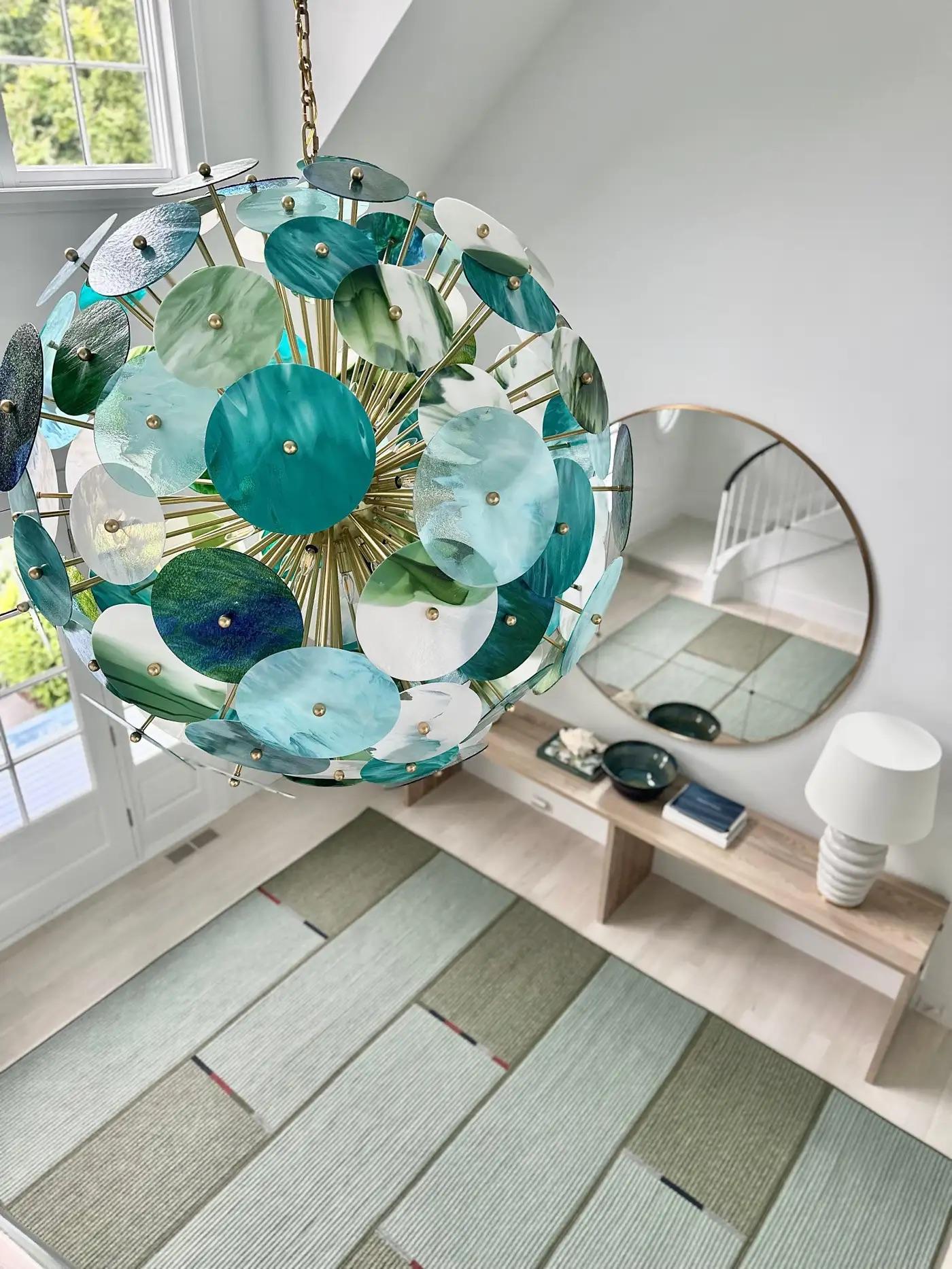 Organique Lustre Sputnik italien monumental en verre de Murano rond en laiton bleu vert blanc en vente
