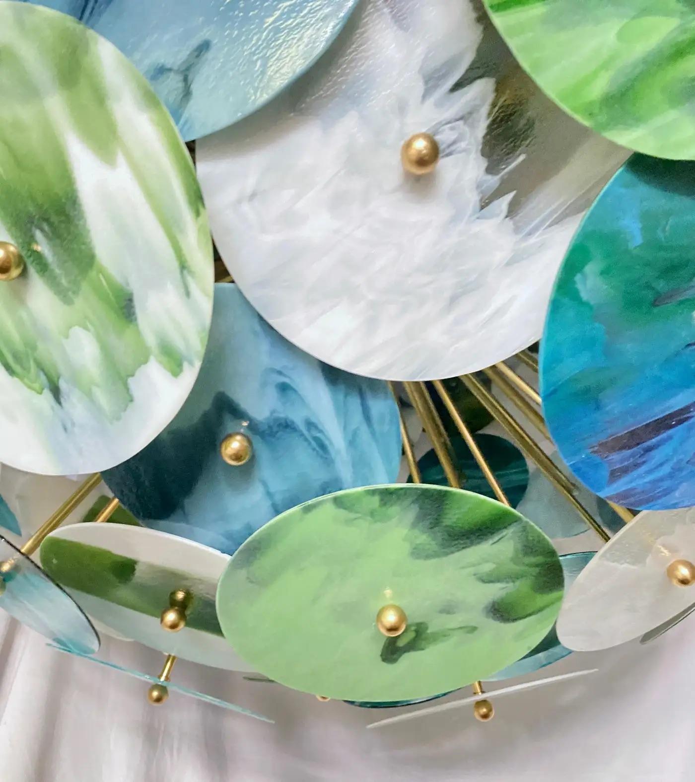 Laiton Lustre Sputnik italien monumental en verre de Murano rond en laiton bleu vert blanc en vente