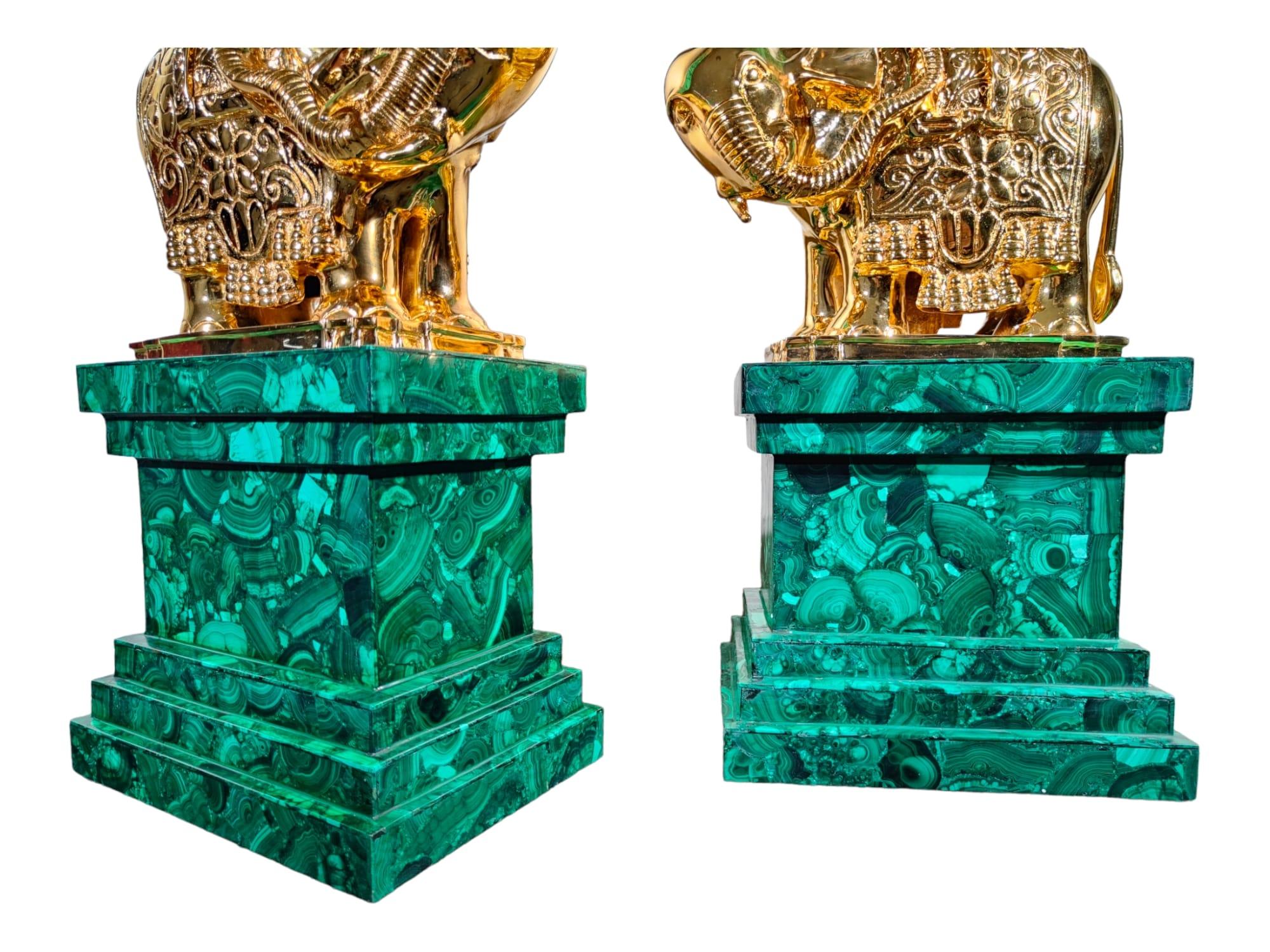 Italian Monumental Malachite Obelisks.
SPECTACULAR MALACHITE AND GILT BRONZE OBELIKS FROM THE 20TH CENTURY PROBABLY AN ITALIAN WORK FROM THE 50S. IN PERFECT STATE OF CONSERVATION. MEASURES: 112X27X21 CM.