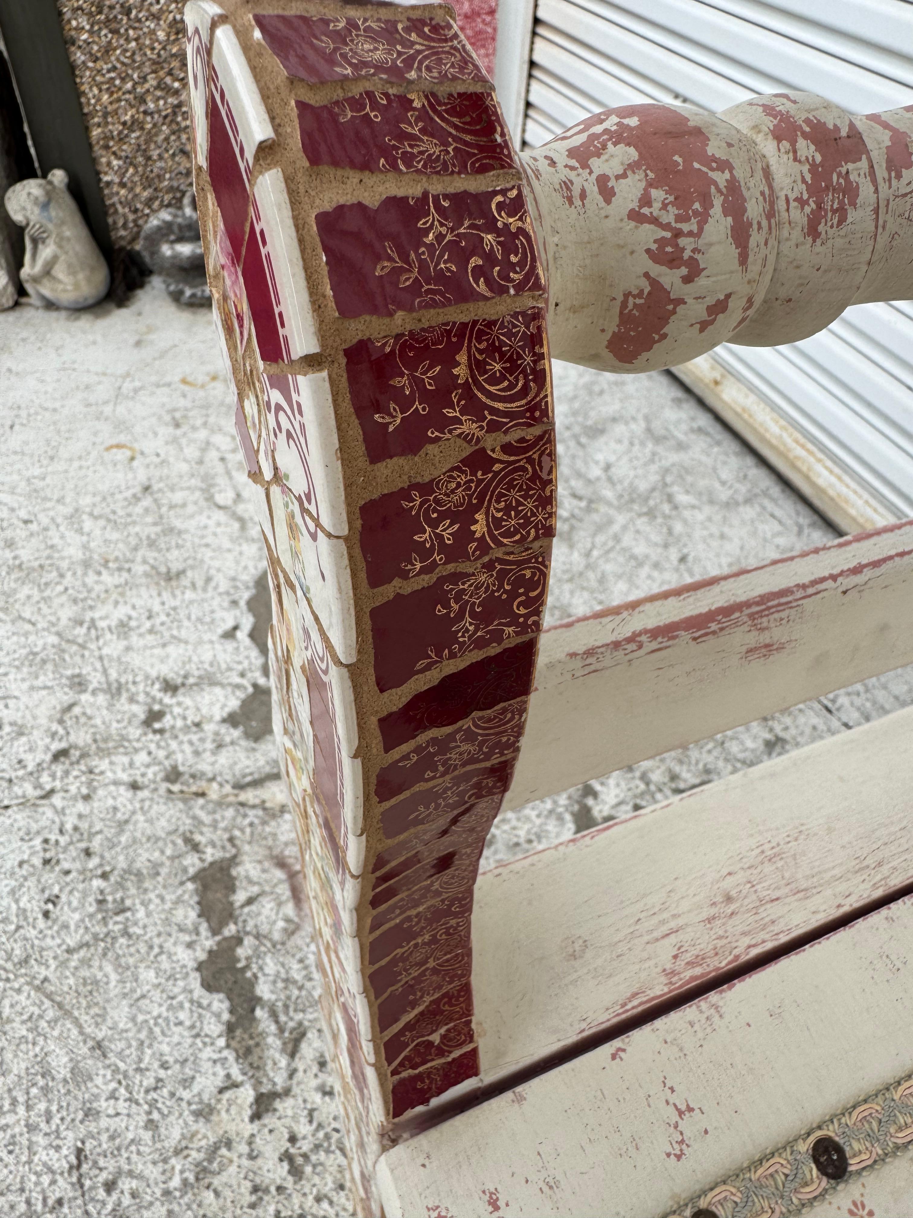 20ième siècle Banc en bois mosaïque italien avec siège de rangement en vente