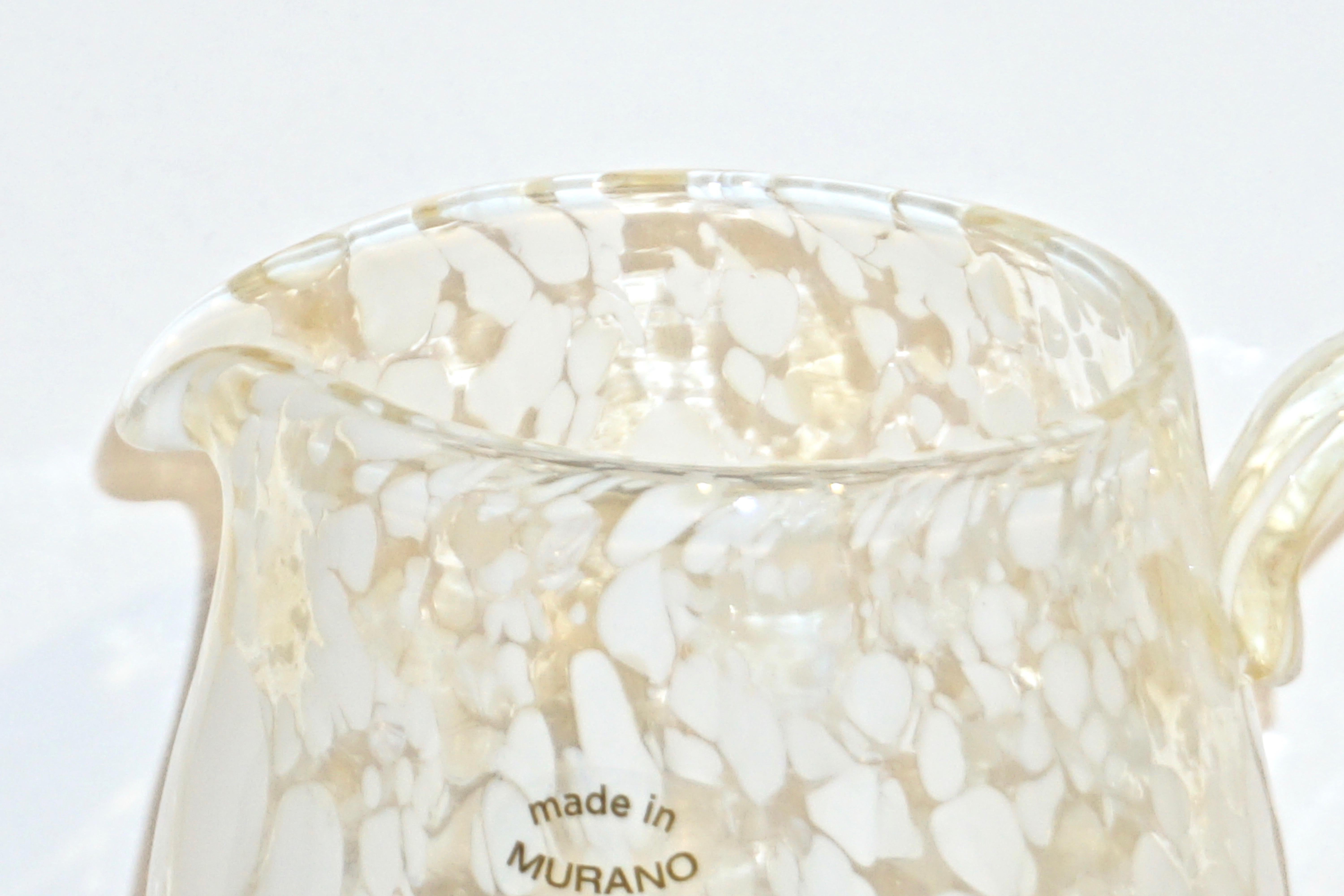 Pichet moderne italien en verre de Murano moucheté avec murrine blanche Excellent état - En vente à New York, NY