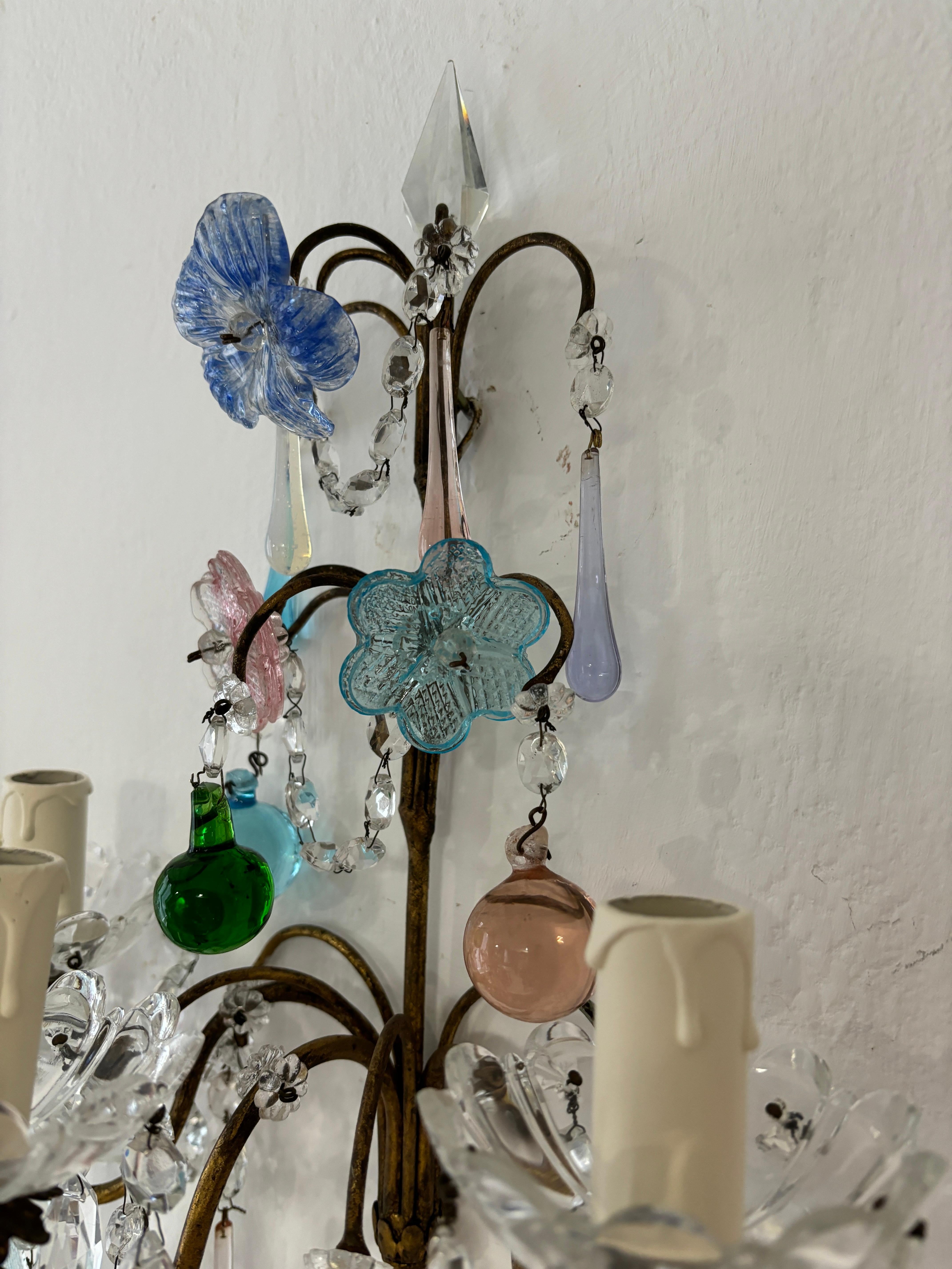 Fleurs italiennes en verre de Murano multicolore à 3 niveaux avec appliques en forme de lances en cristal 1930 en vente 3