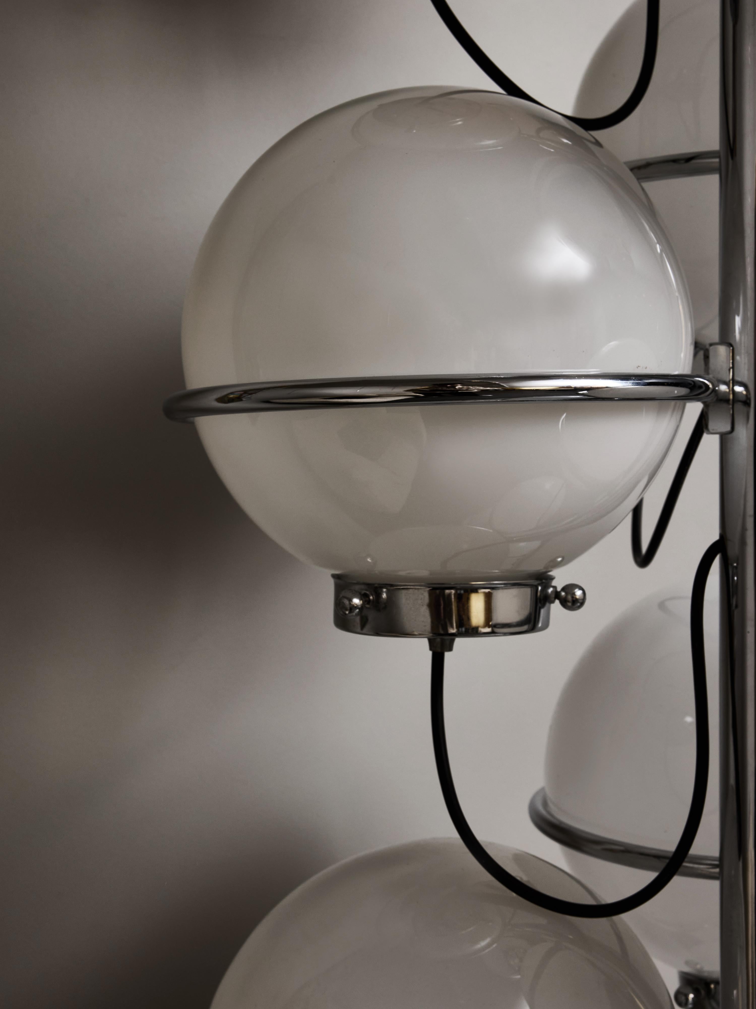 Late 20th Century Italian Multi-Globe Sculptural Floor Lamp For Sale