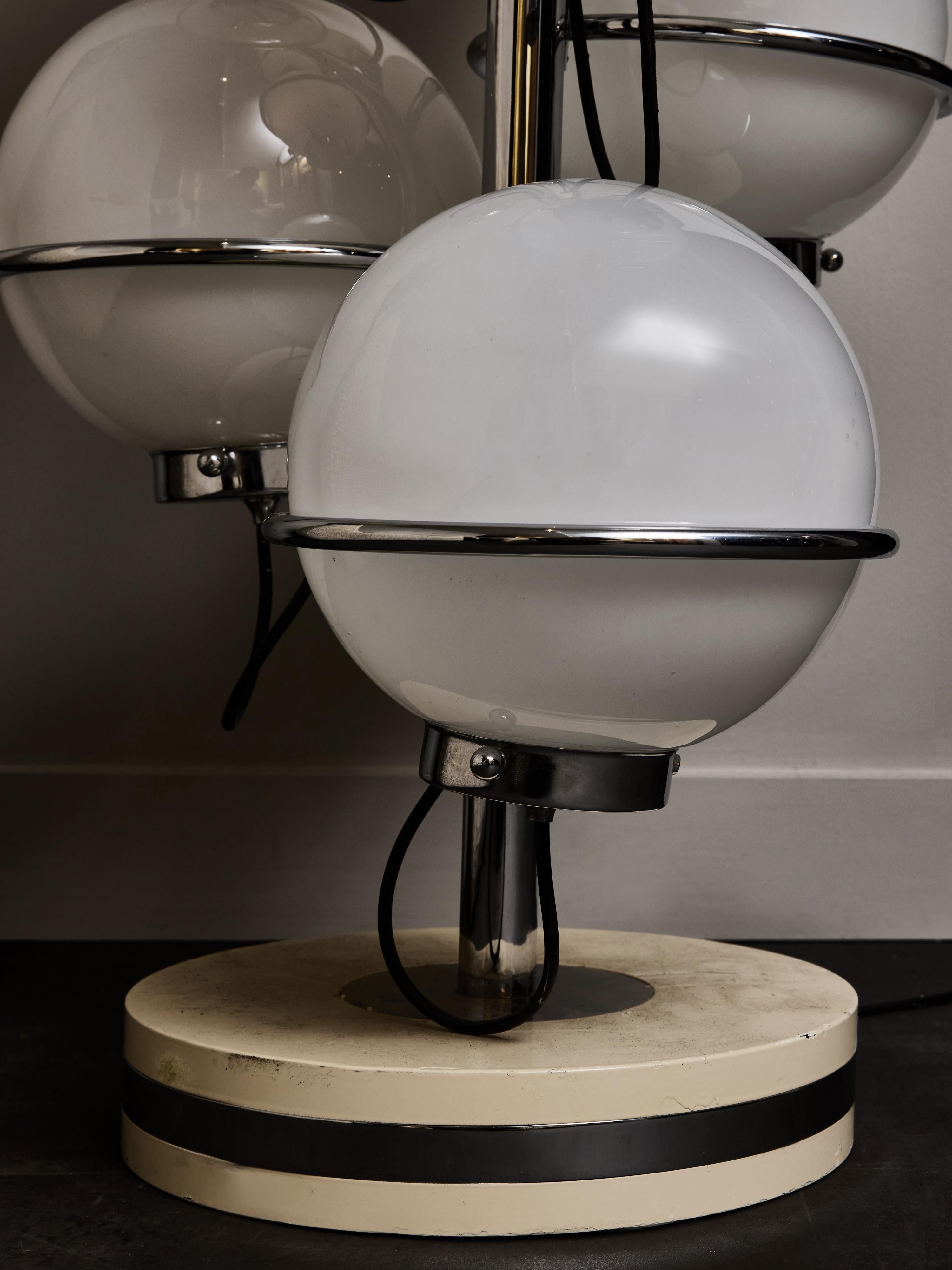 Italian Multi-Globe Sculptural Floor Lamp For Sale 1