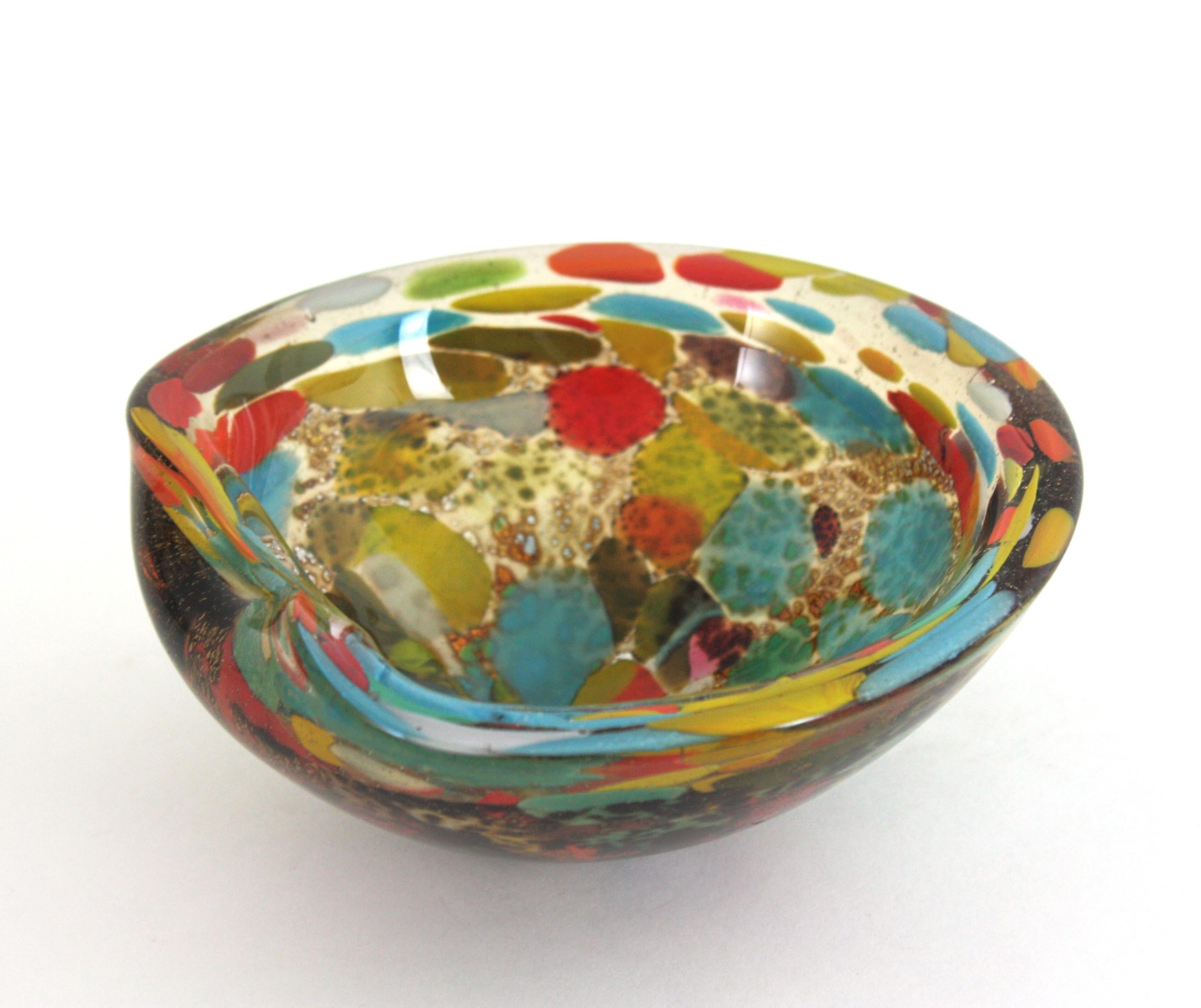 Italienische Schale aus mehrfarbigem Muranoglas, 1960er Jahre im Angebot 5