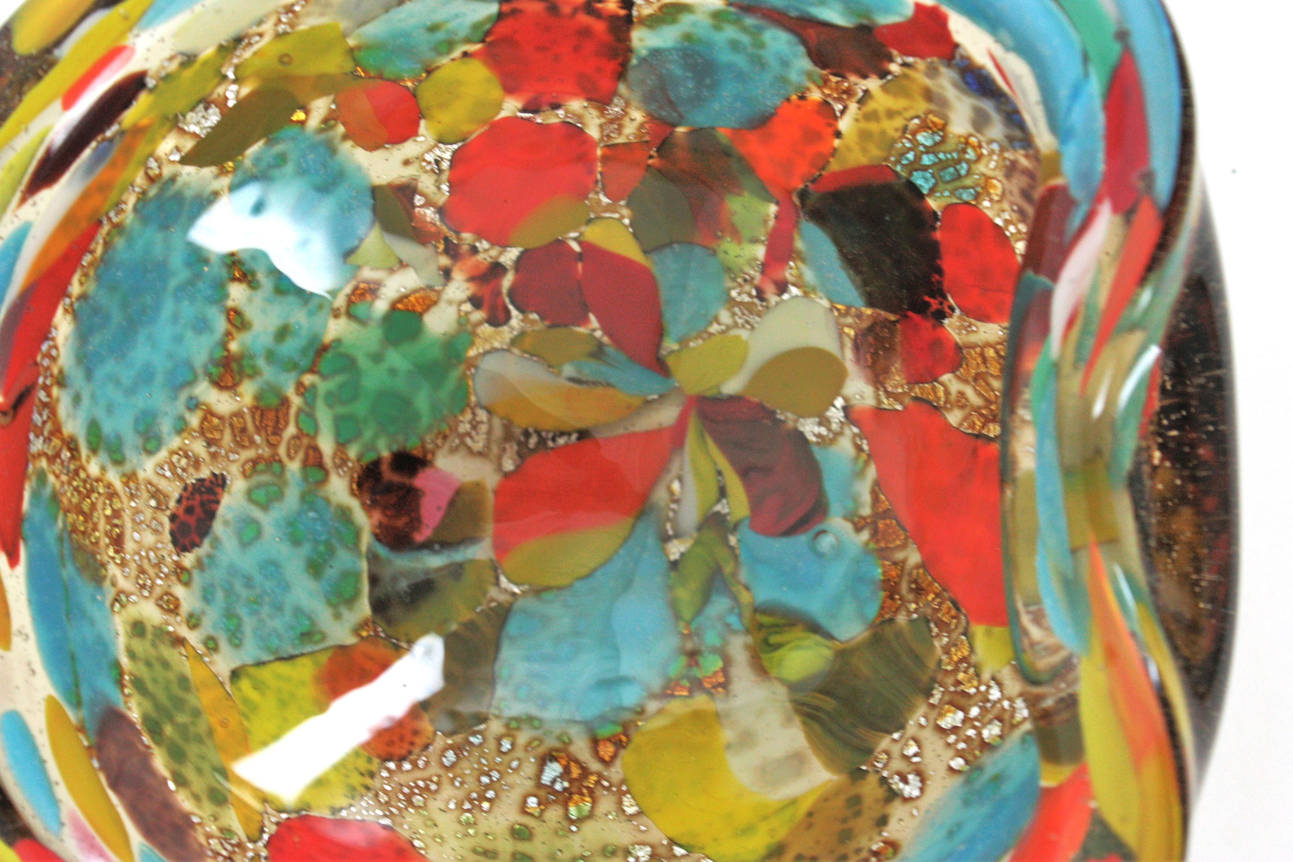 Italienische Schale aus mehrfarbigem Muranoglas, 1960er Jahre (Moderne der Mitte des Jahrhunderts) im Angebot