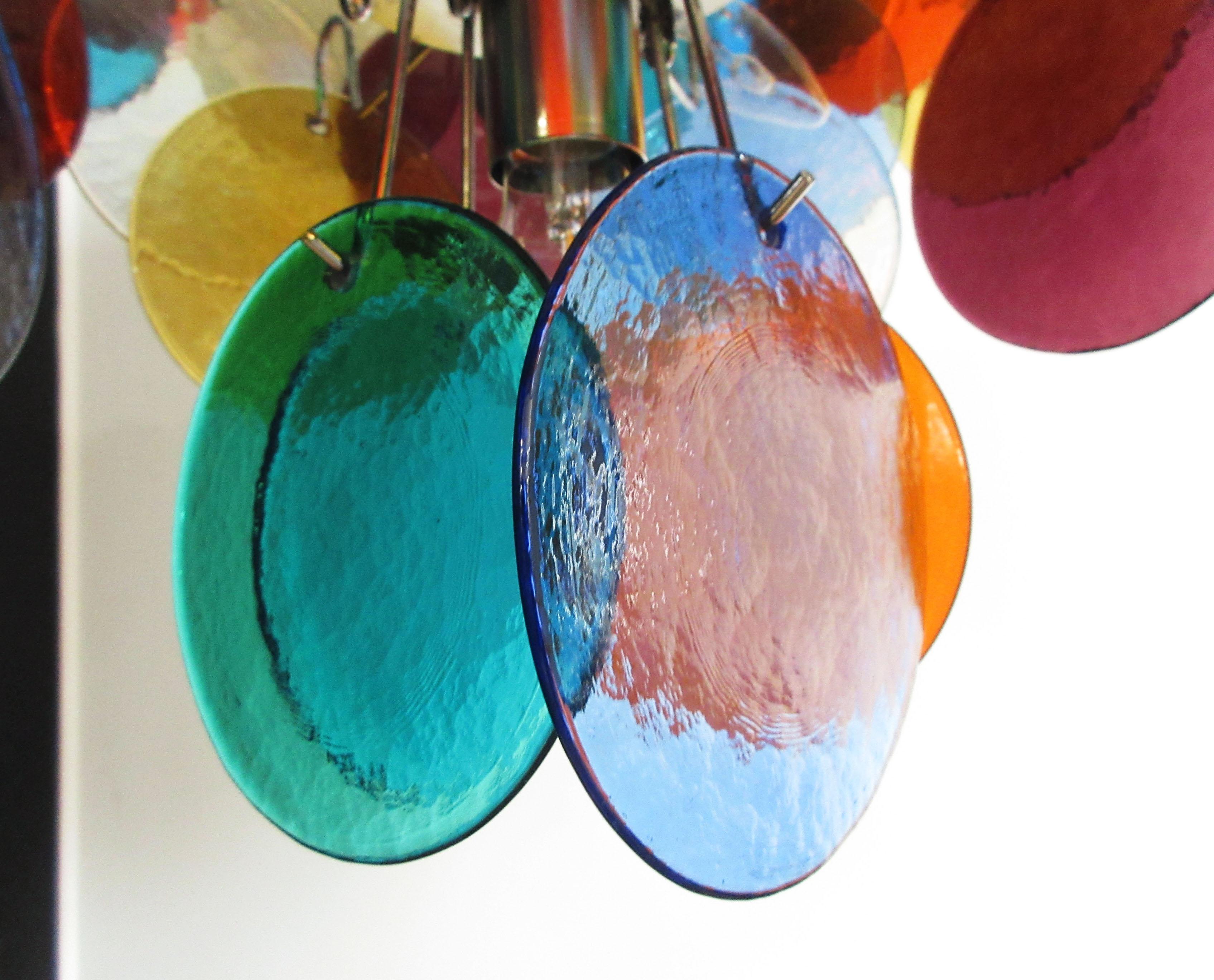20ième siècle  Lustre italien à disques en verre multicolore, Murano en vente